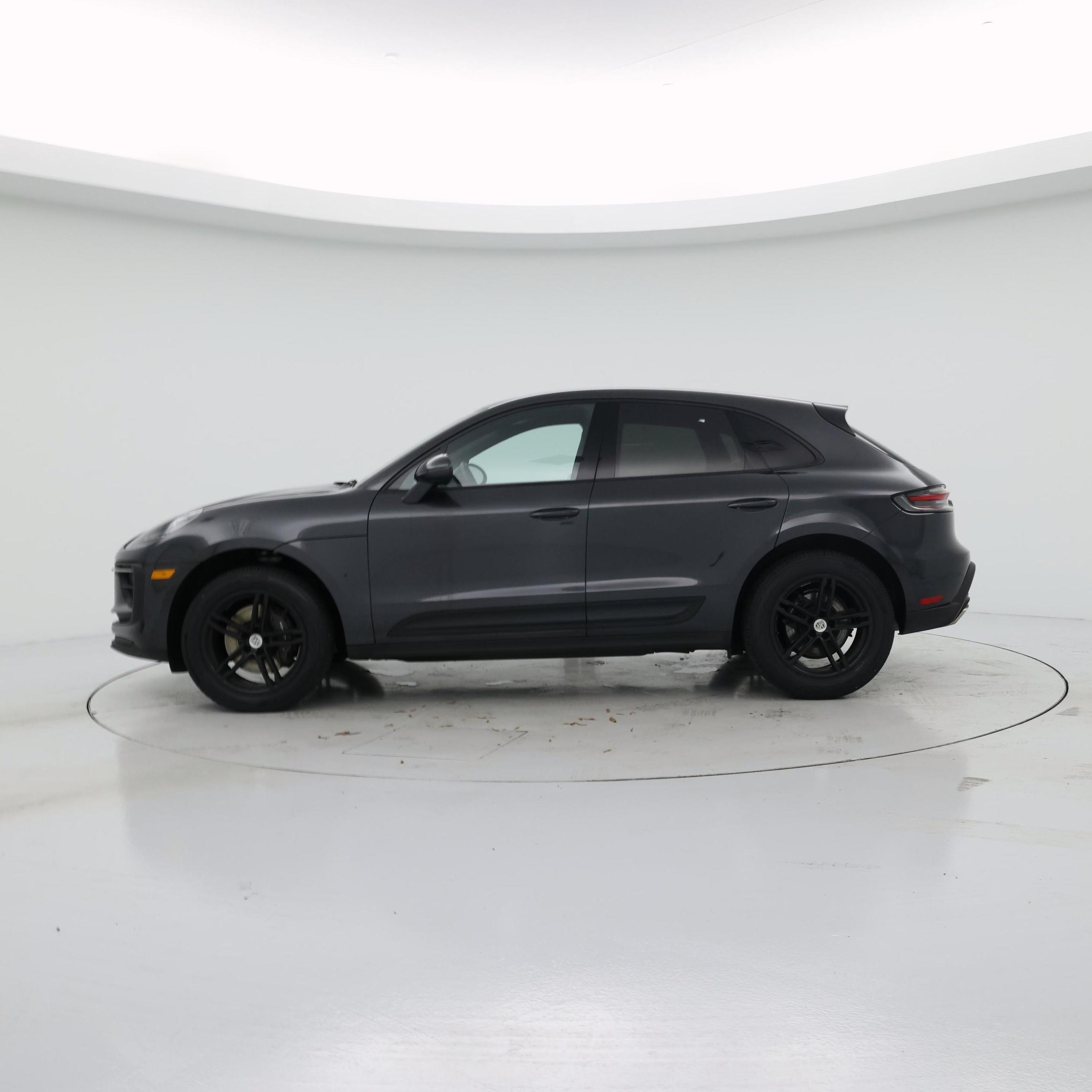 Thumbnail: 2023 Porsche Macan - 3