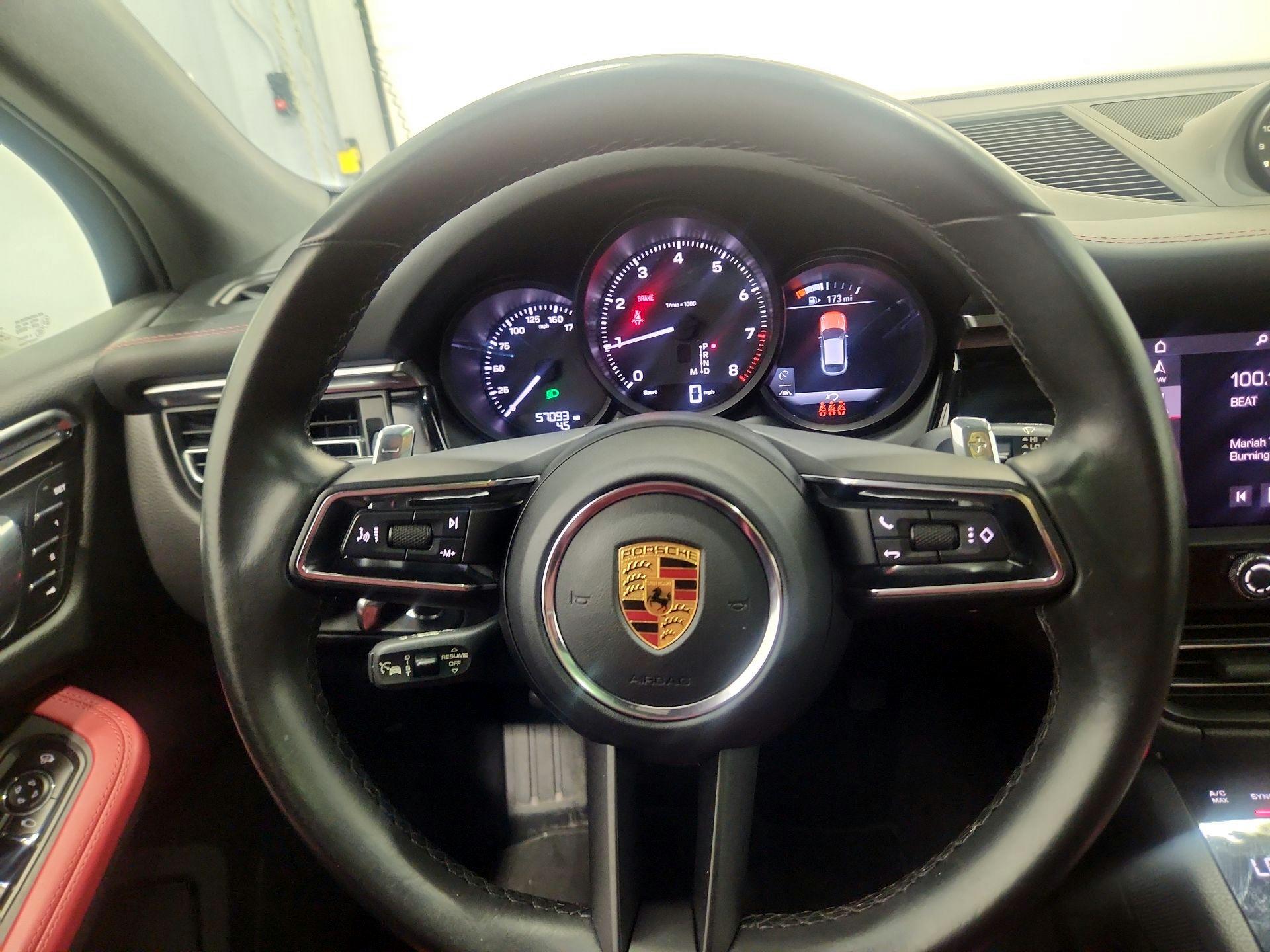 Thumbnail: 2023 Porsche Macan - 10