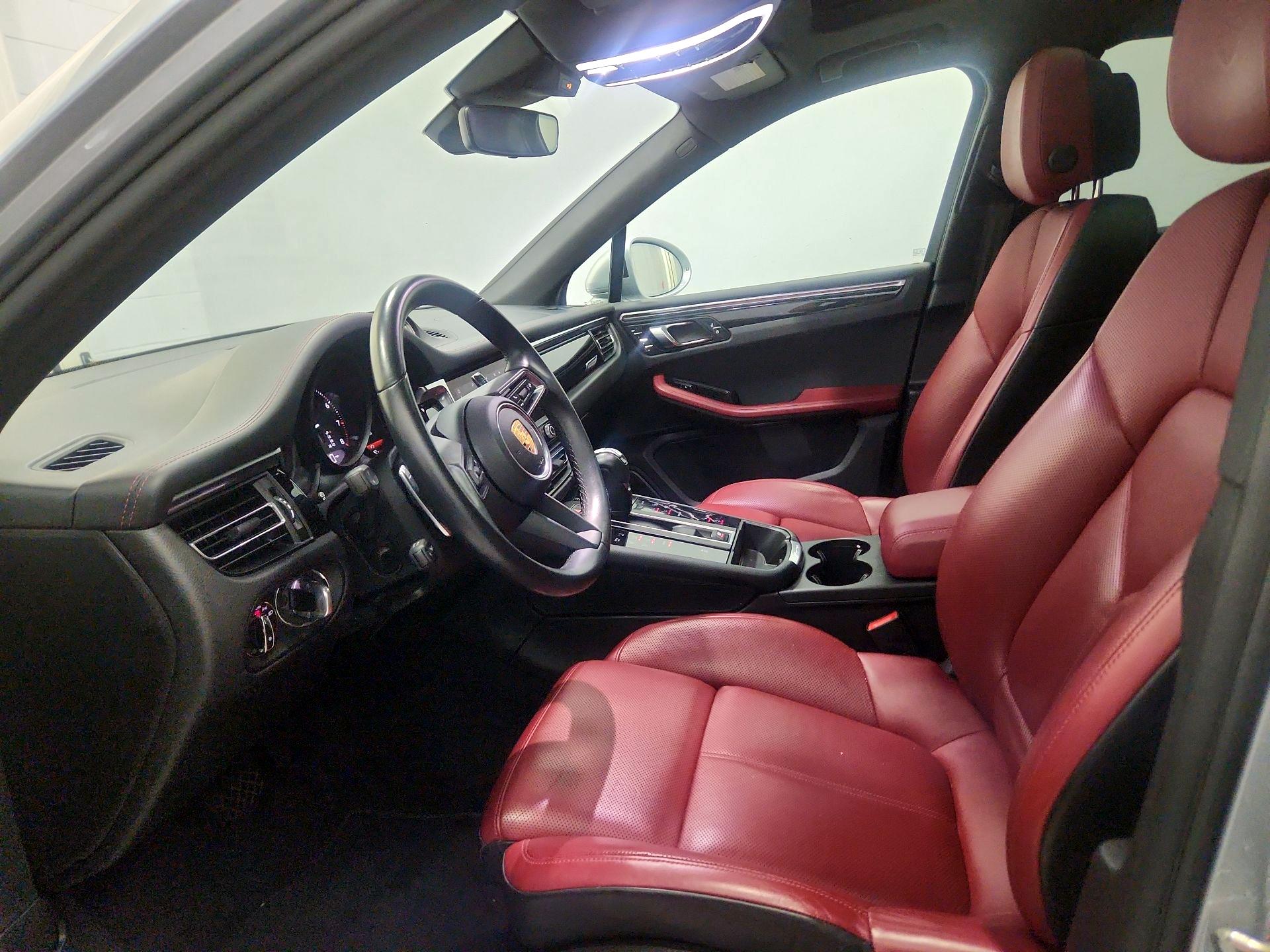 Thumbnail: 2023 Porsche Macan - 11