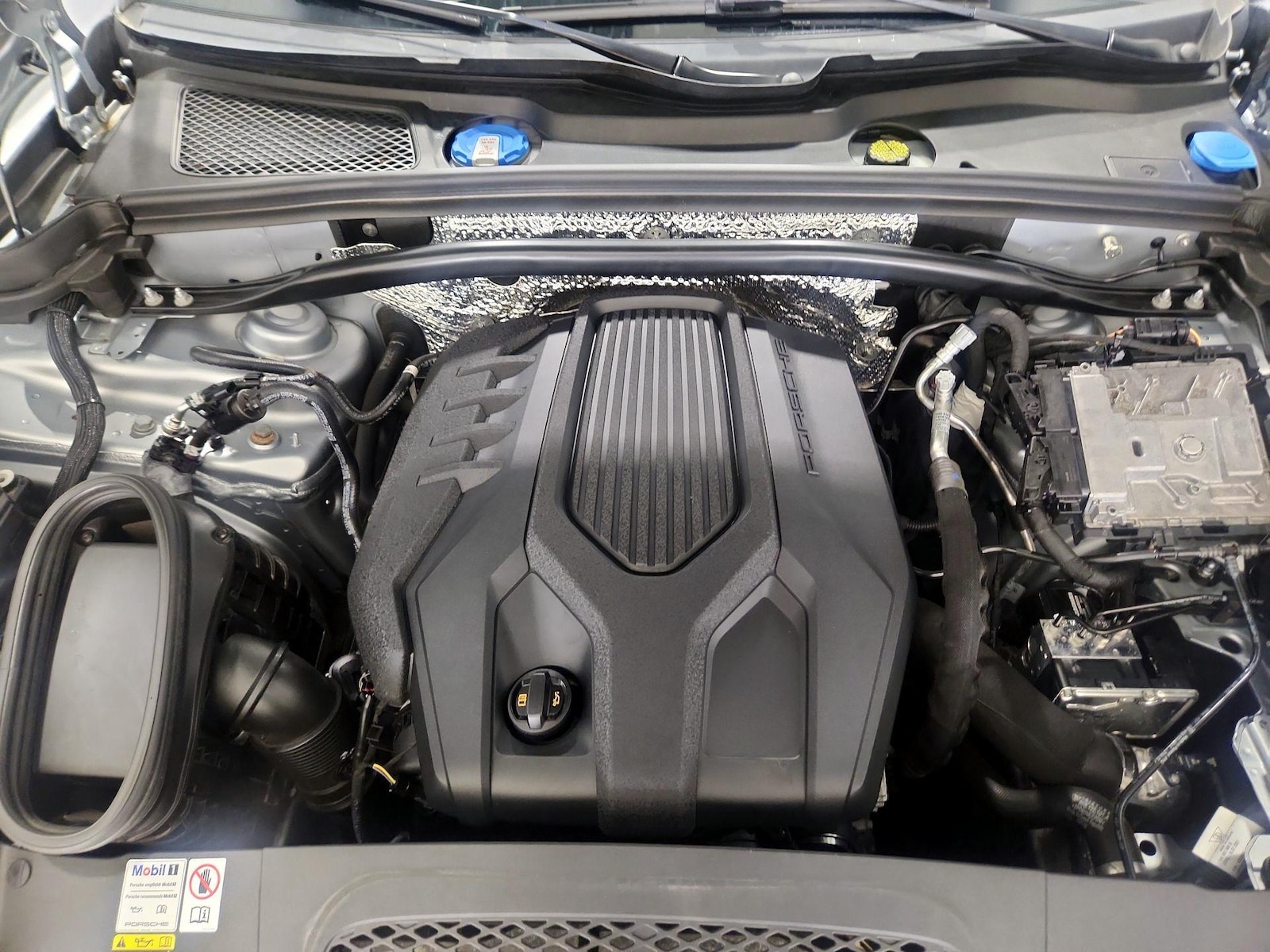 2023 Porsche Macan Base - Photo 23