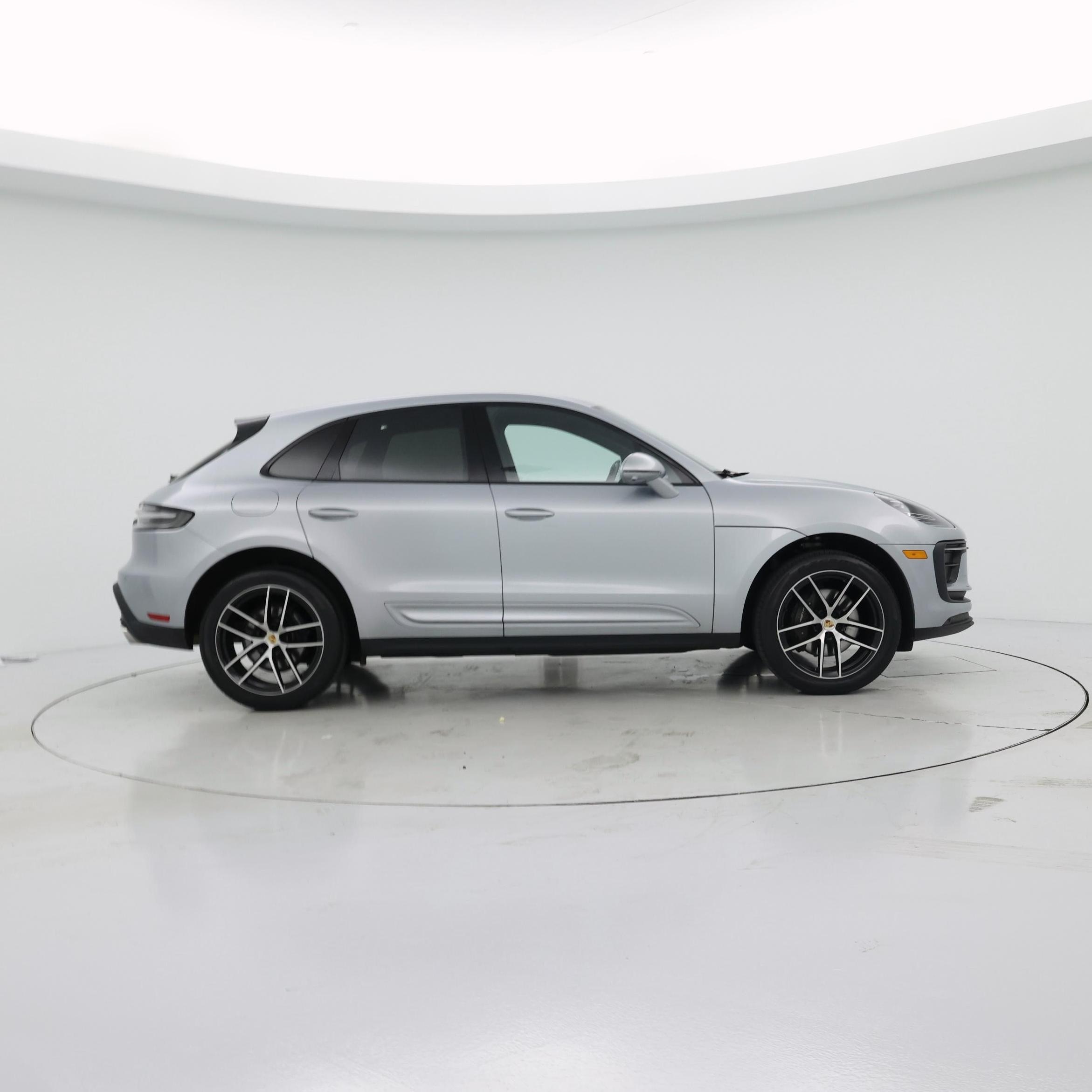 Thumbnail: 2023 Porsche Macan - 7