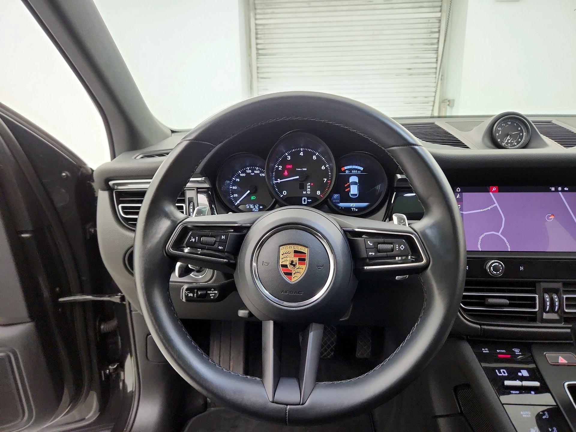 Thumbnail: 2023 Porsche Macan - 10