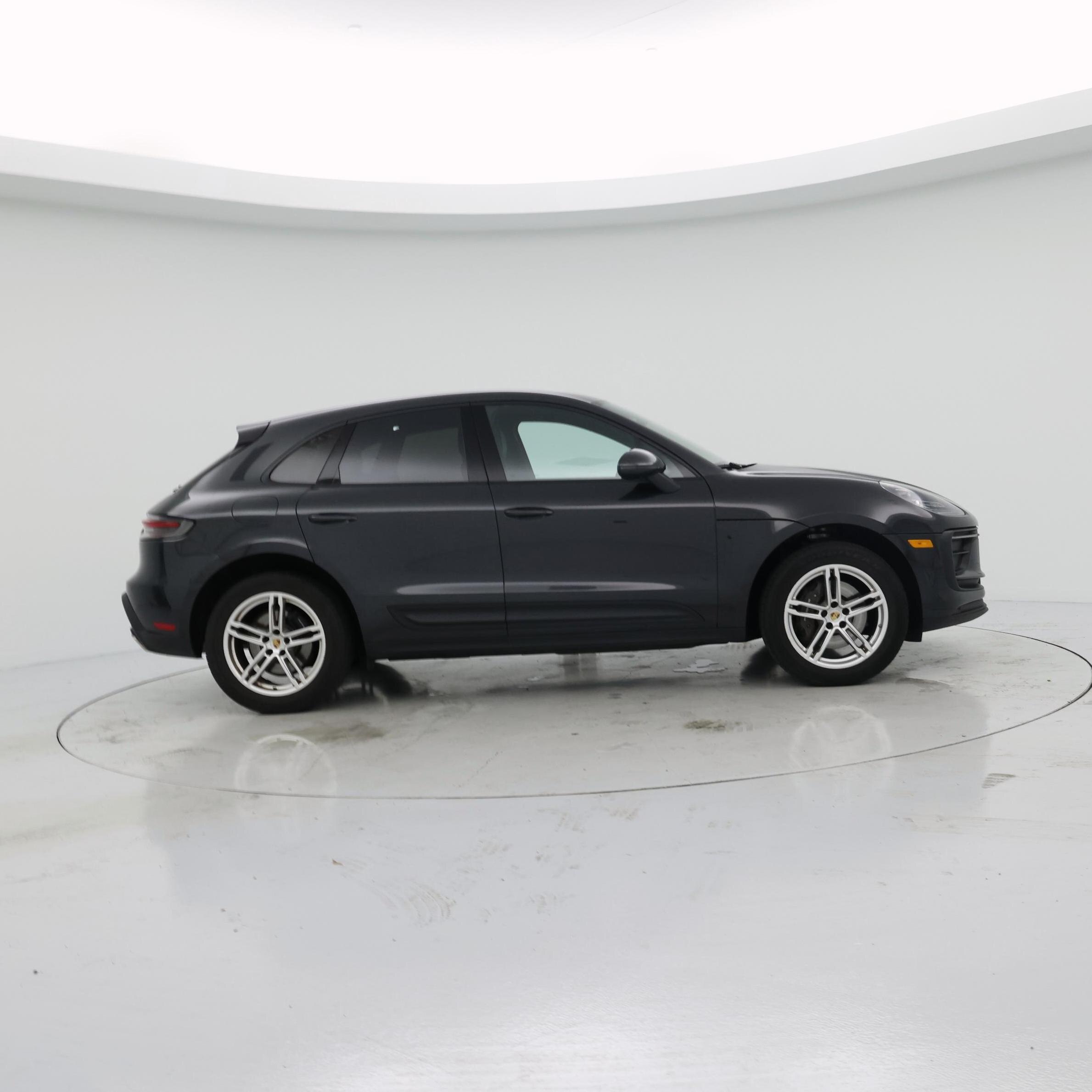 Thumbnail: 2023 Porsche Macan - 7