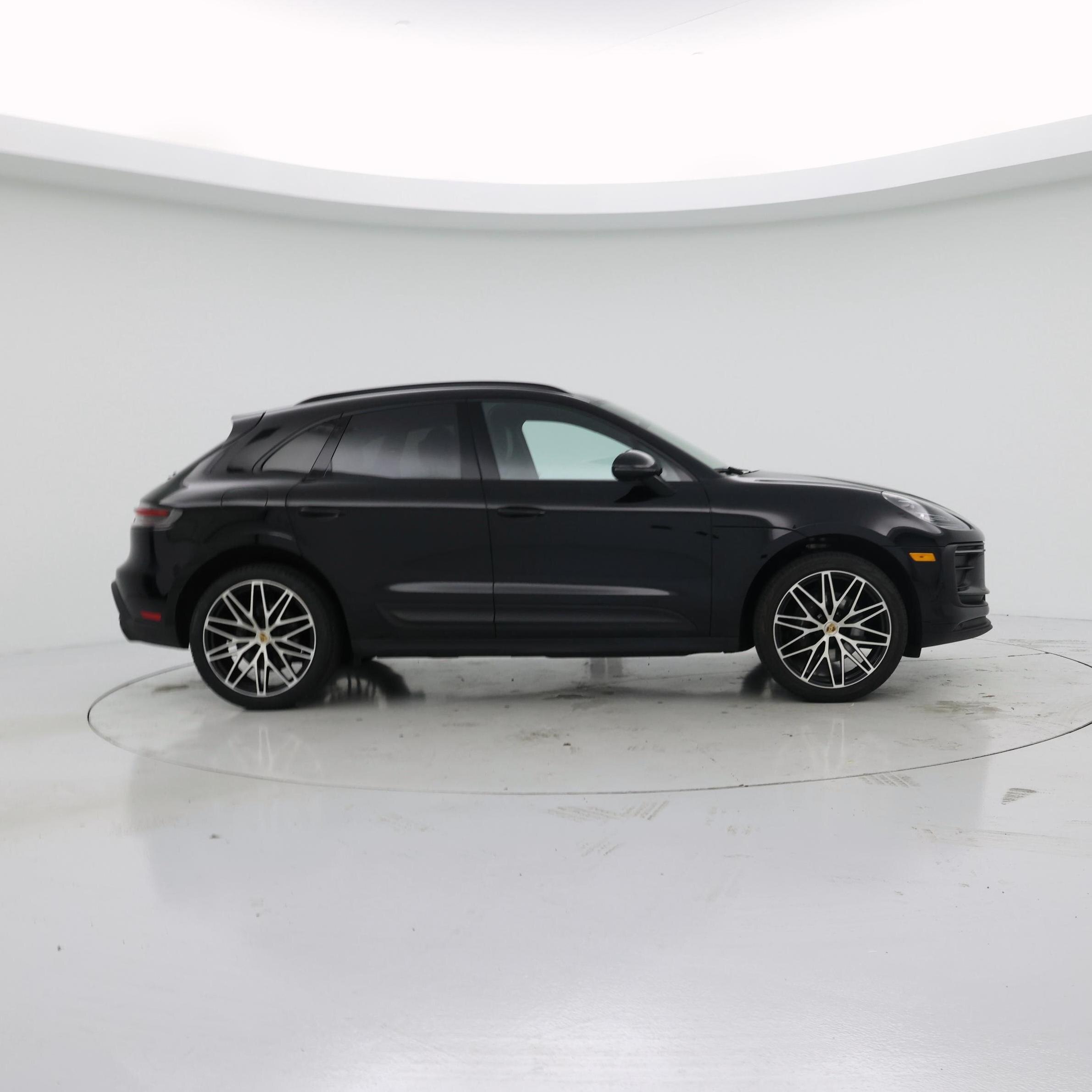 Thumbnail: 2023 Porsche Macan - 7