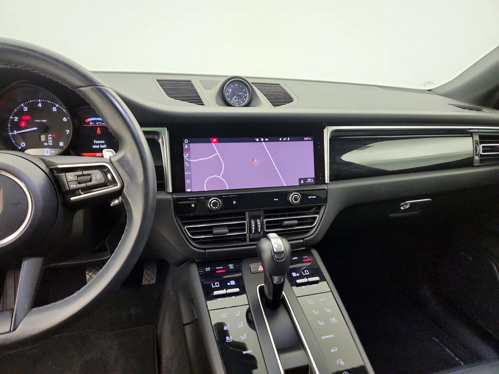 Thumbnail: 2023 Porsche Macan - 9