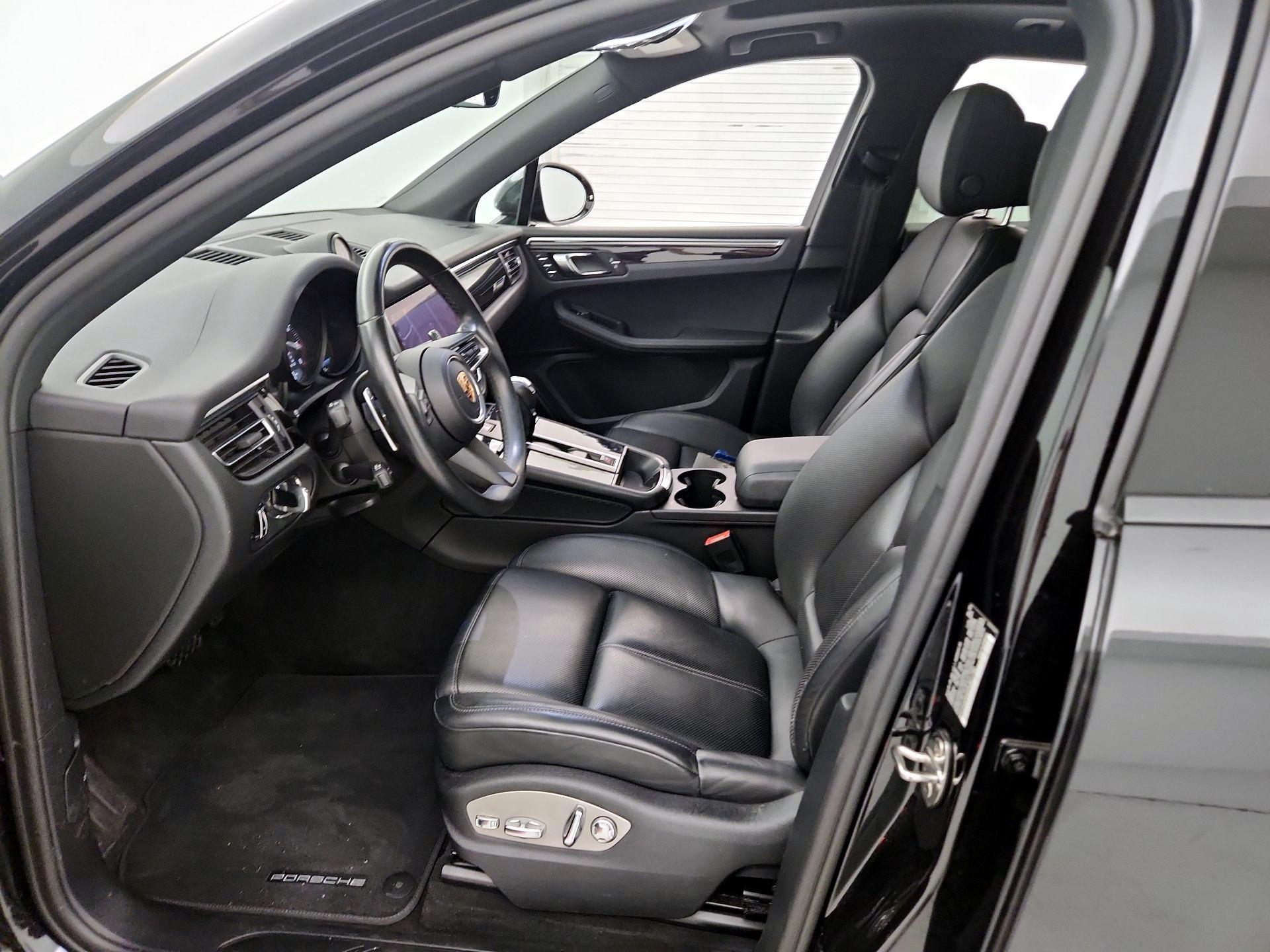 Thumbnail: 2023 Porsche Macan - 11