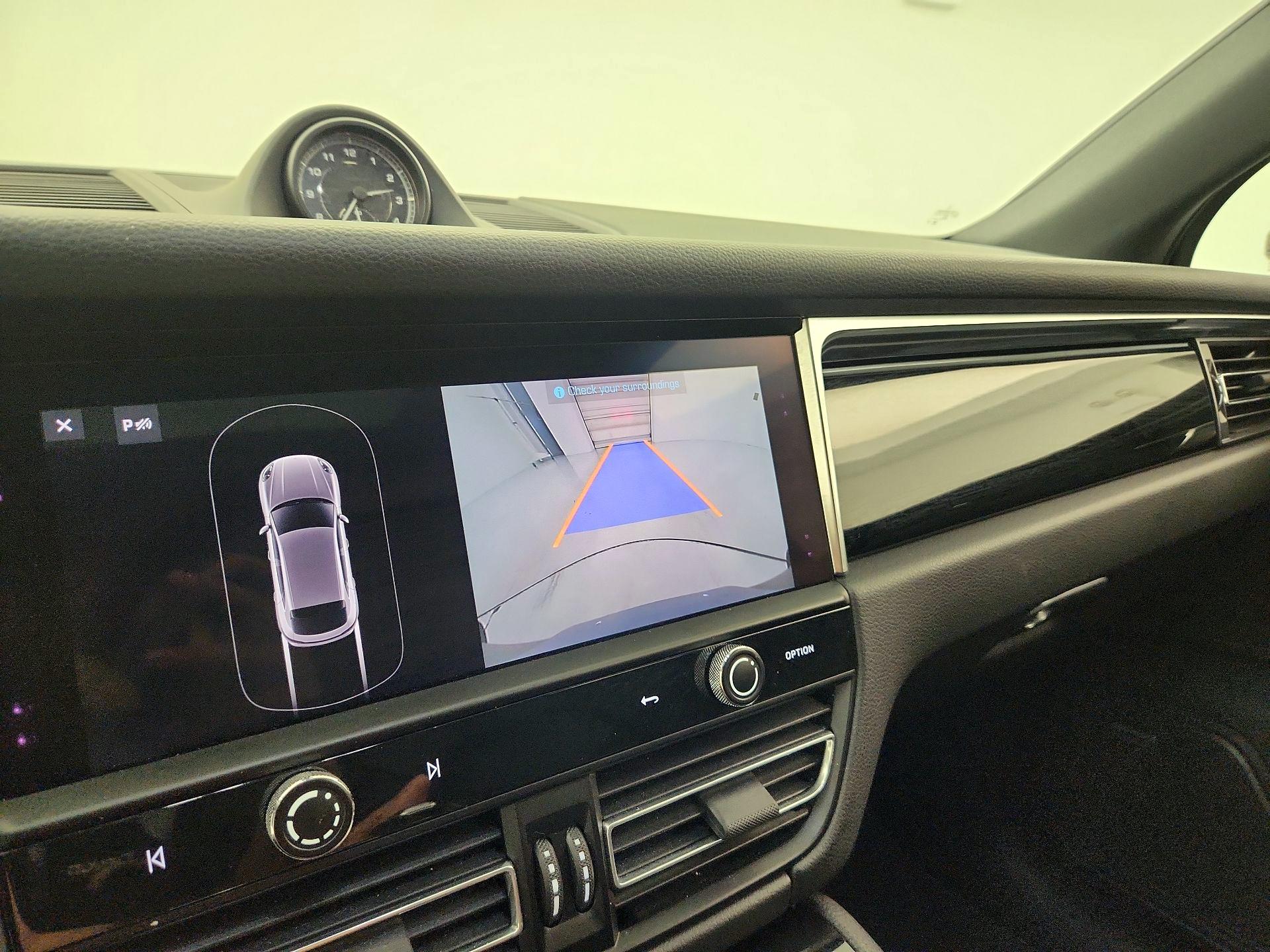 Thumbnail: 2023 Porsche Macan - 15
