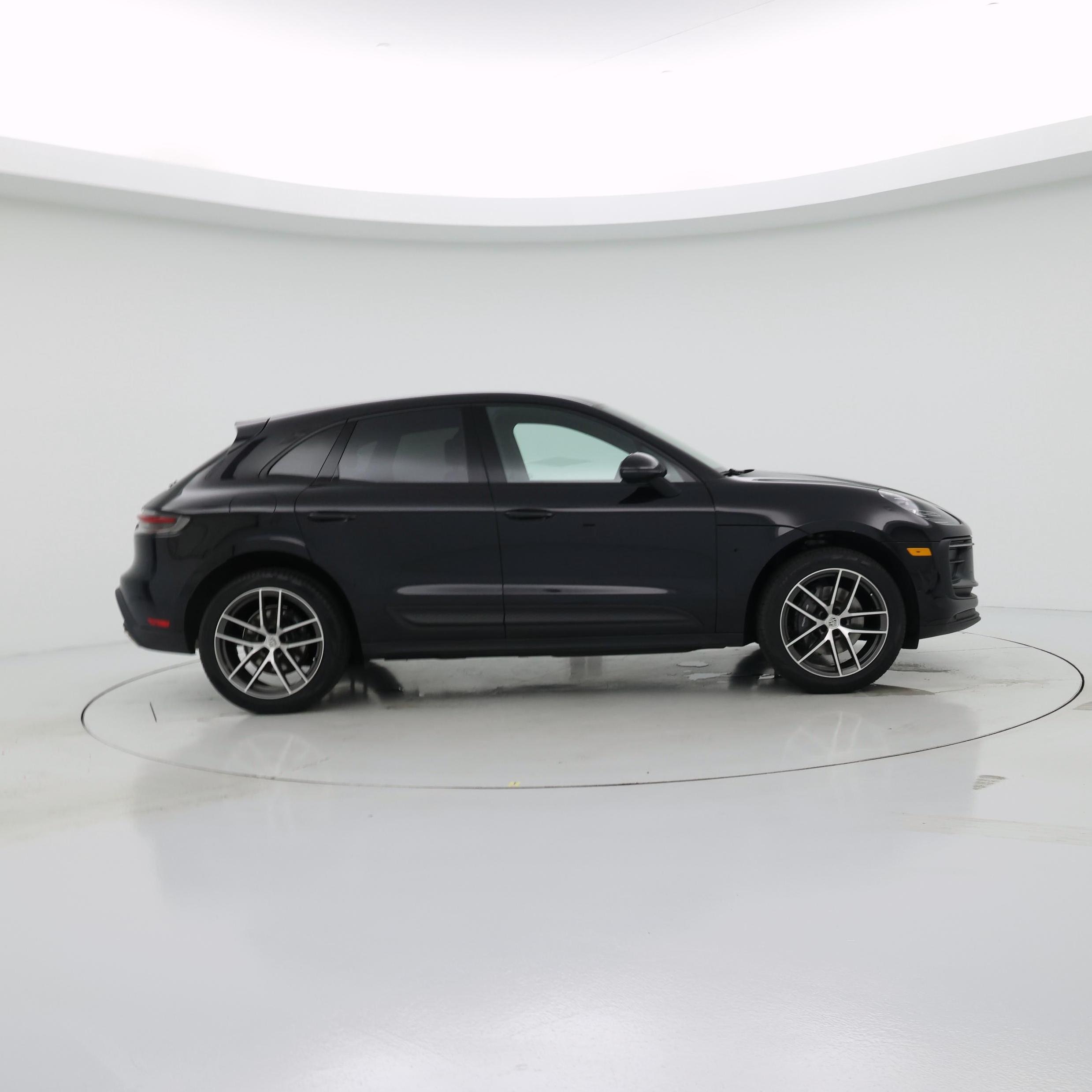 Thumbnail: 2023 Porsche Macan - 7