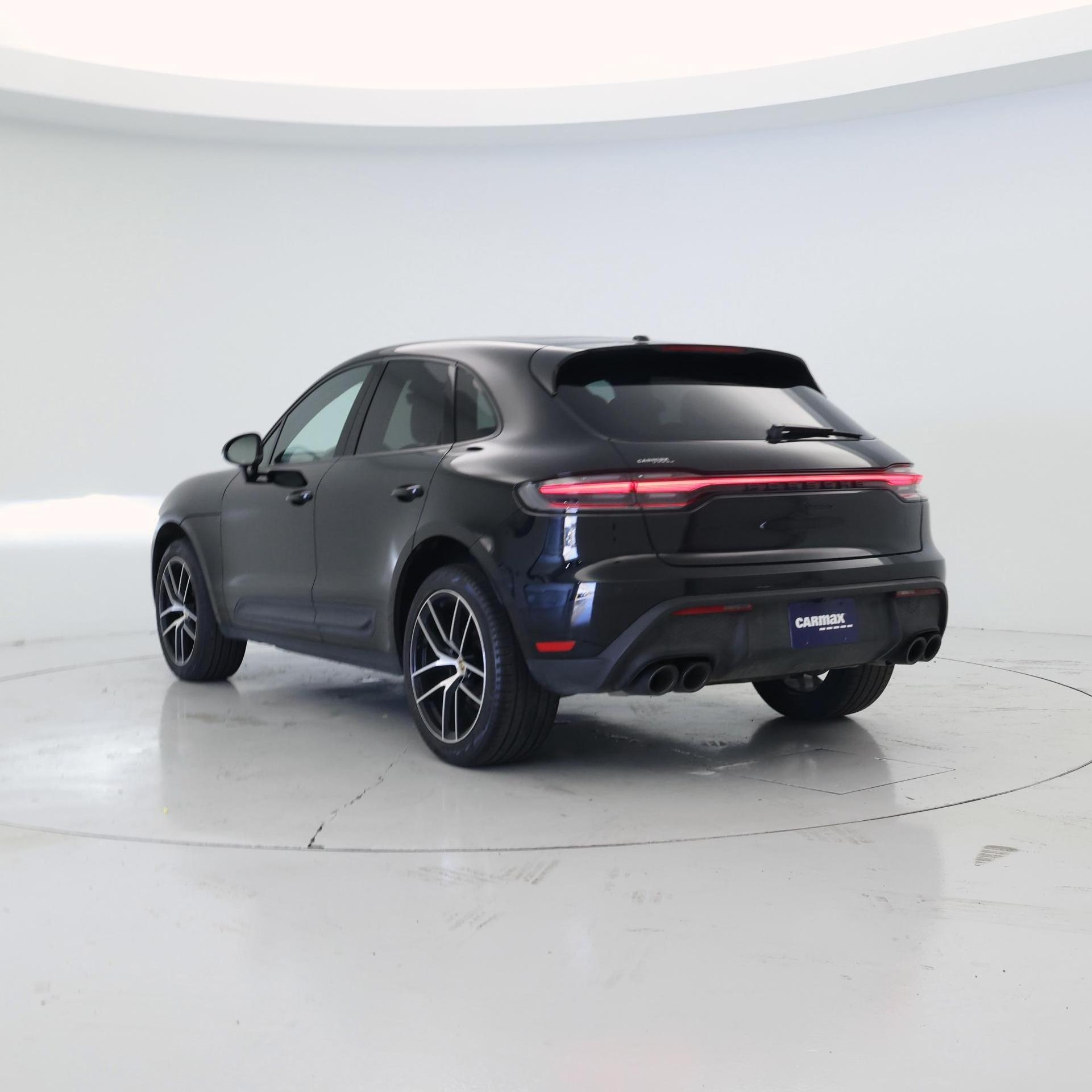 Thumbnail: 2023 Porsche Macan - 2