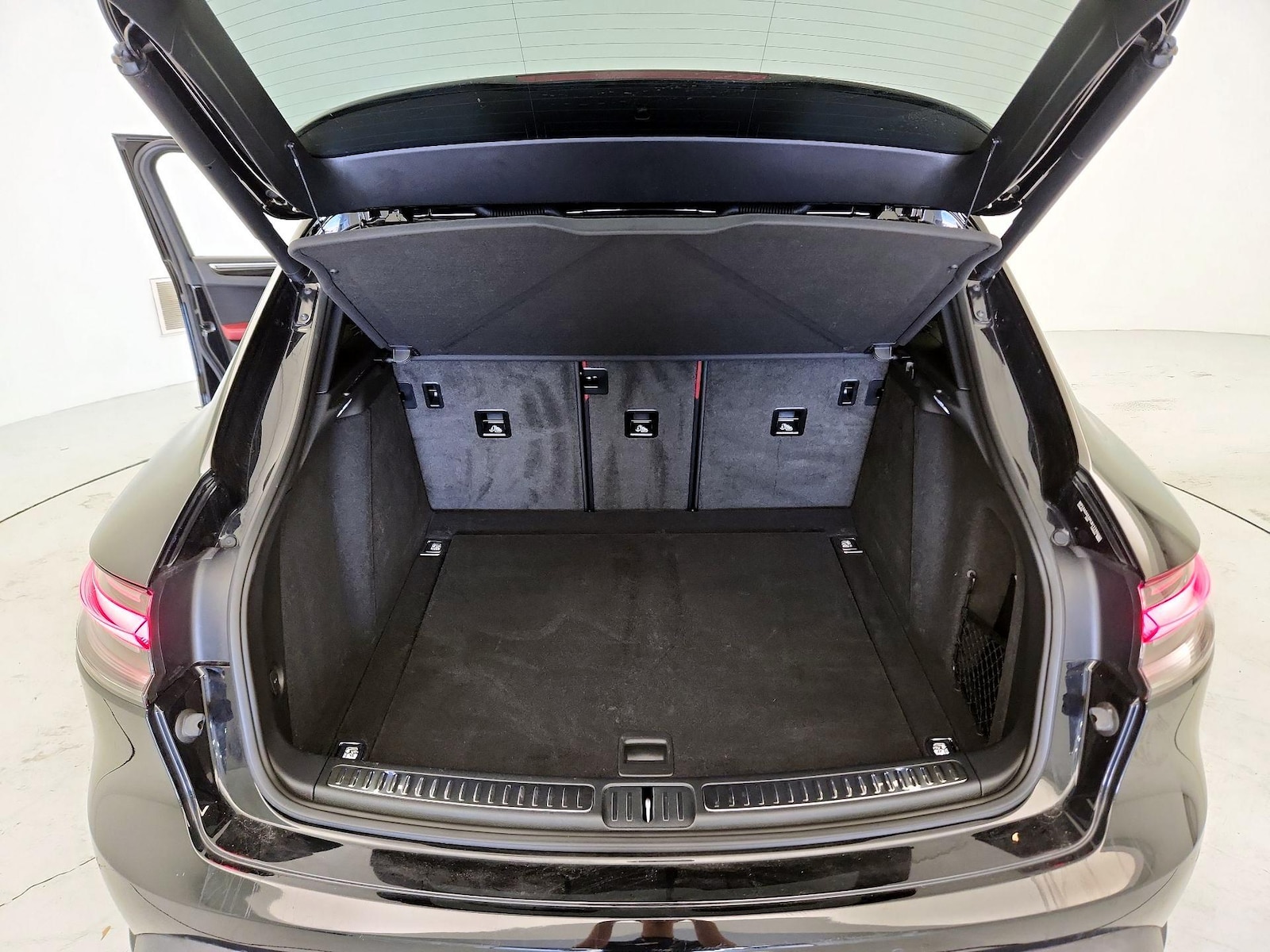 2023 Porsche Macan Base - Photo 21