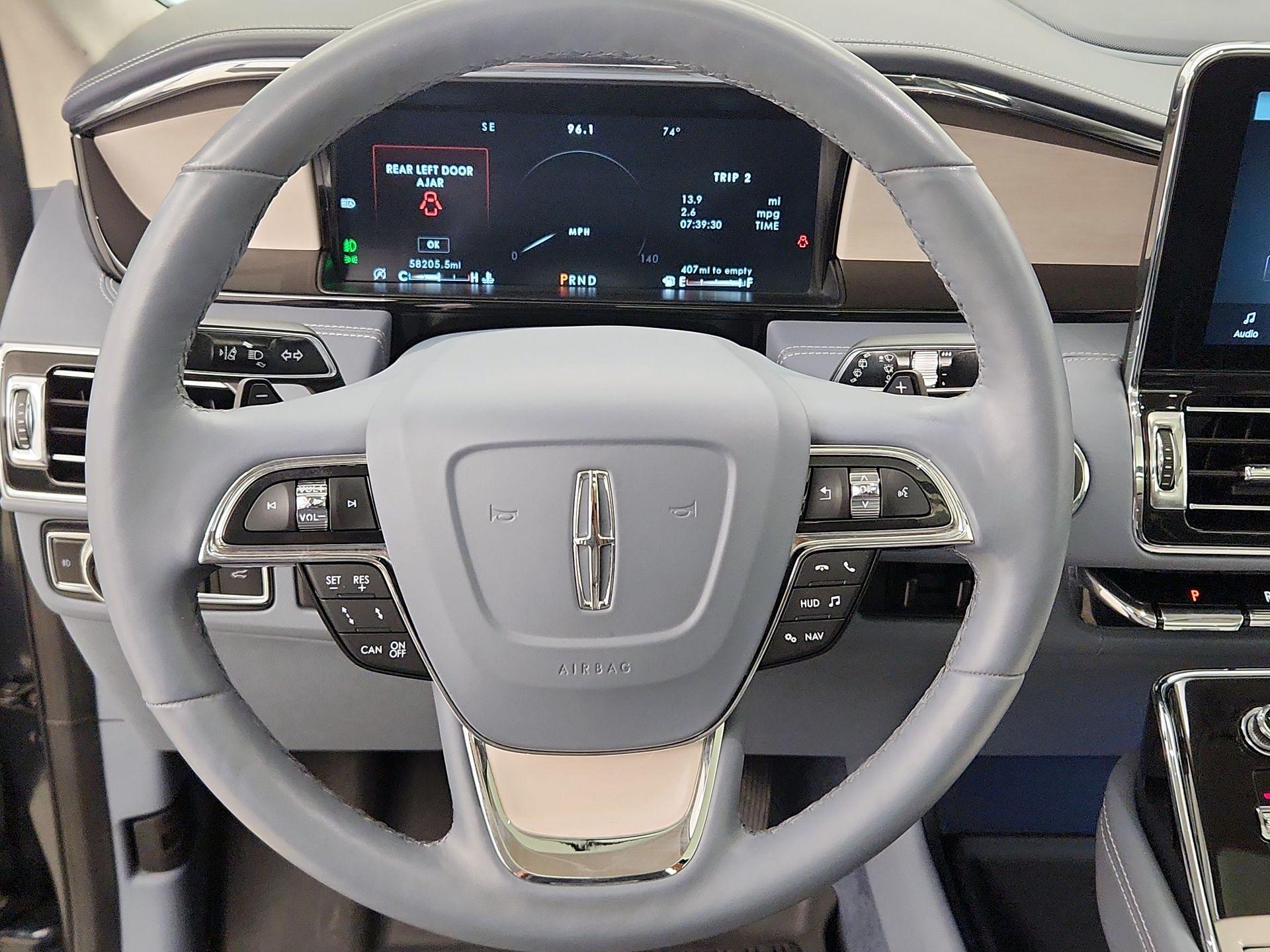 Thumbnail: 2021 Lincoln Navigator - 10
