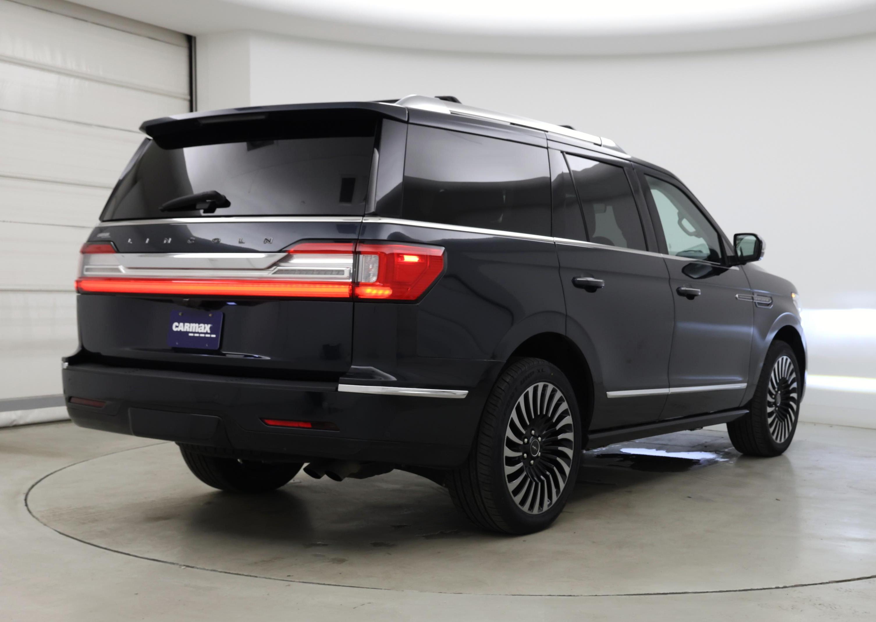 Thumbnail: 2021 Lincoln Navigator - 8