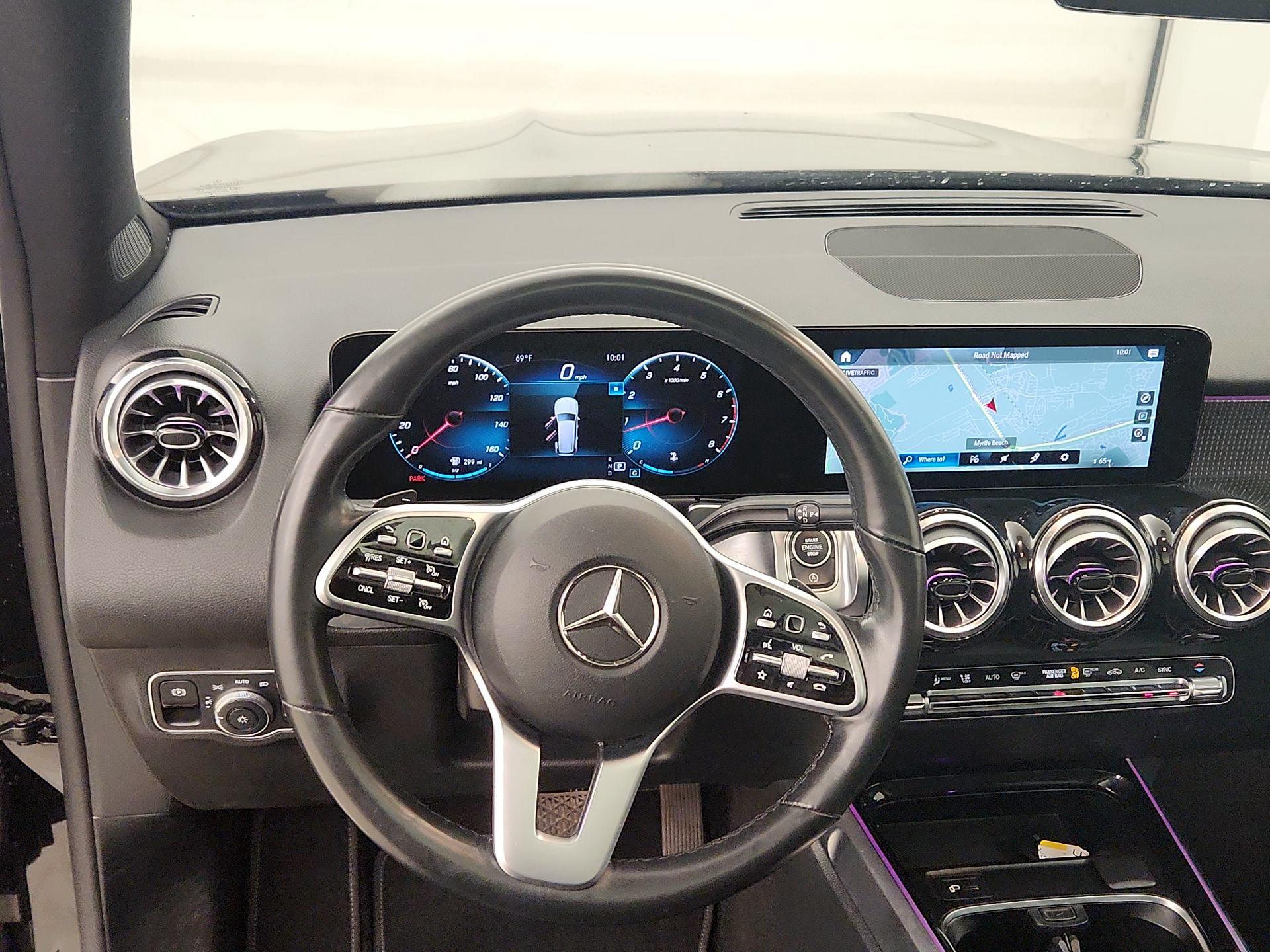 Thumbnail: 2022 Mercedes-Benz GLB - 10