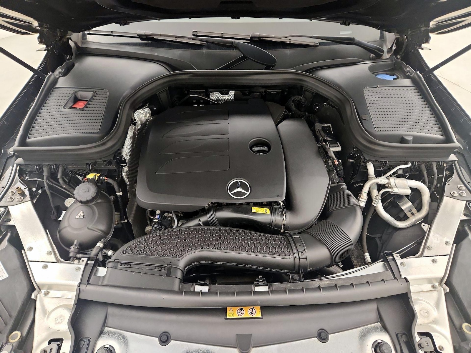 2022 Mercedes-Benz GLC GLC300 - Photo 23
