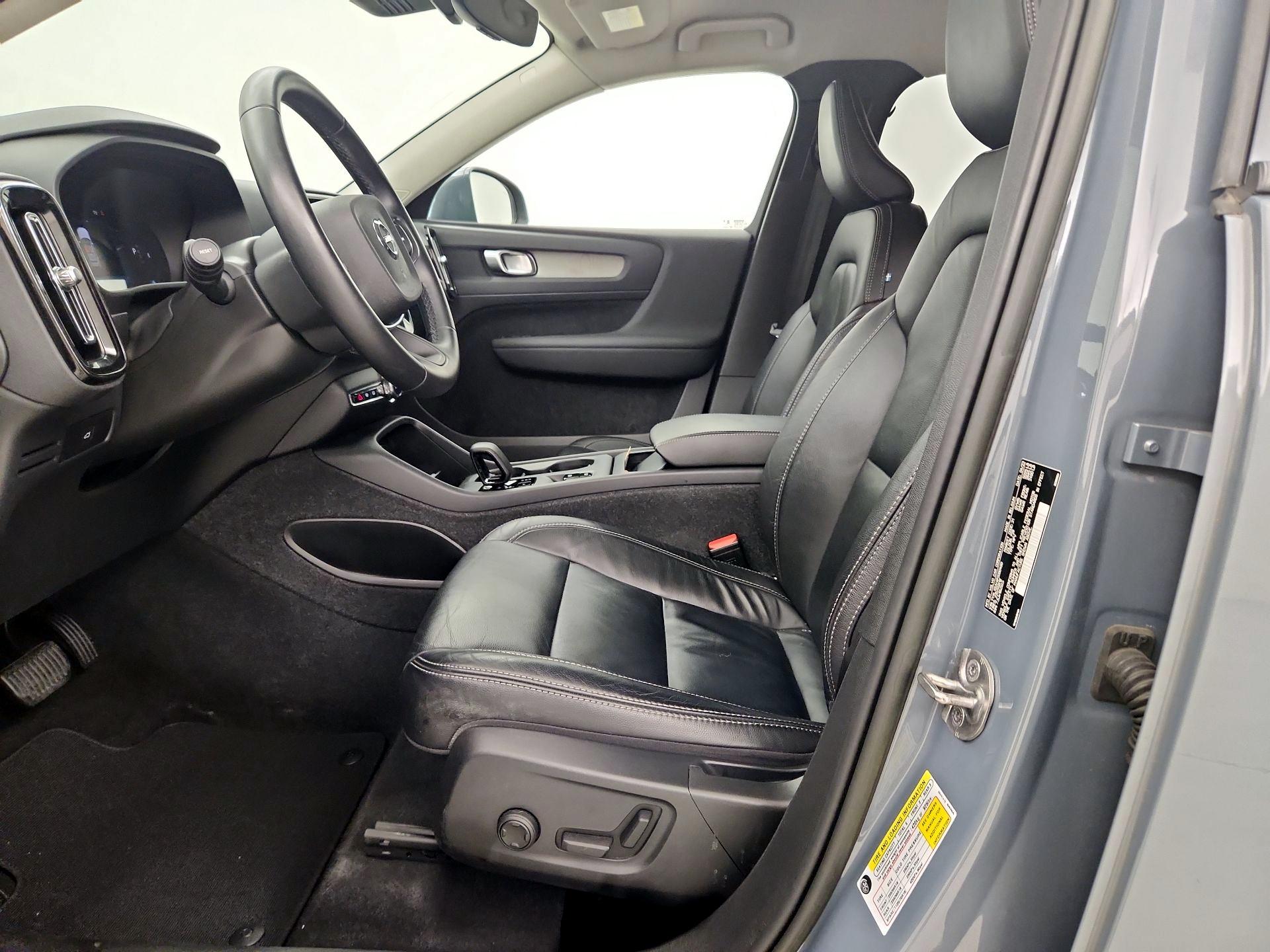 Thumbnail: 2023 Volvo XC40 - 11