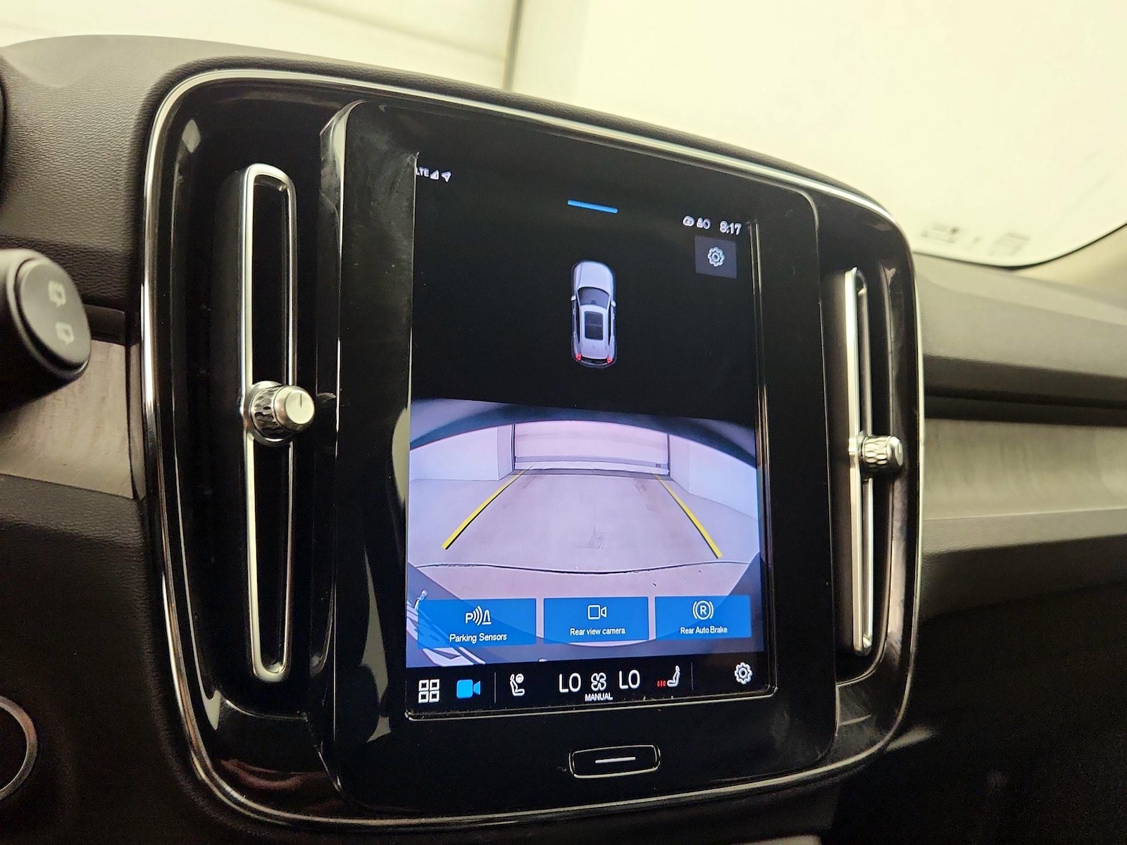 2023 Volvo XC40 Core - Photo 14