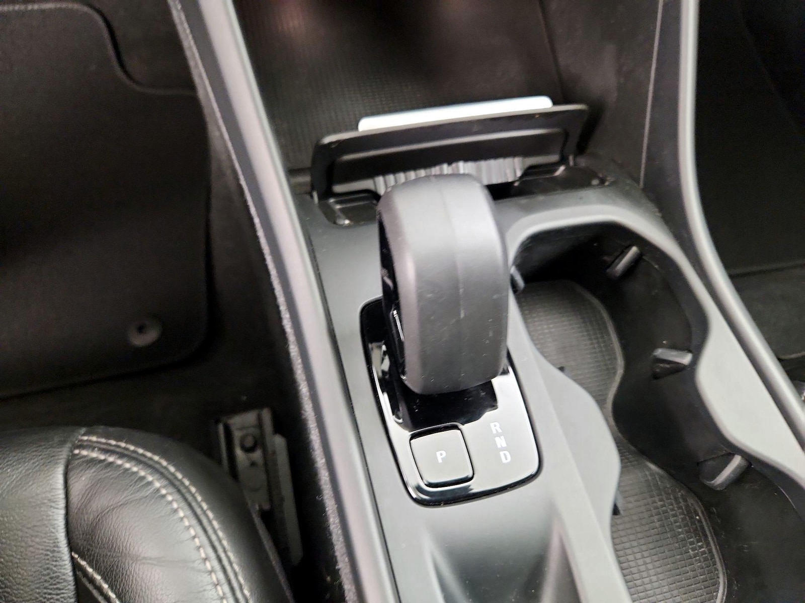 2023 Volvo XC40 Core - Photo 17