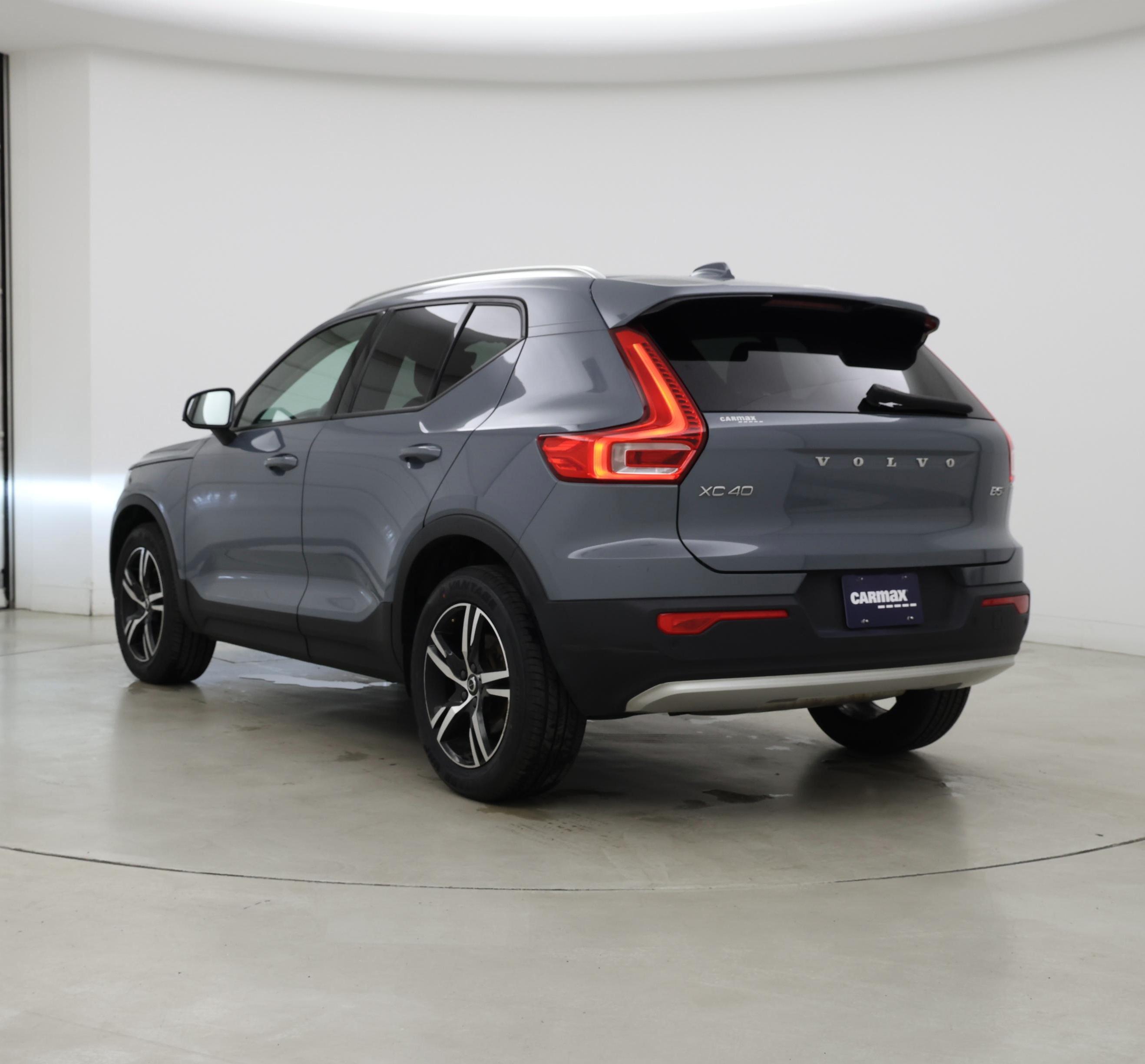 Thumbnail: 2023 Volvo XC40 - 2