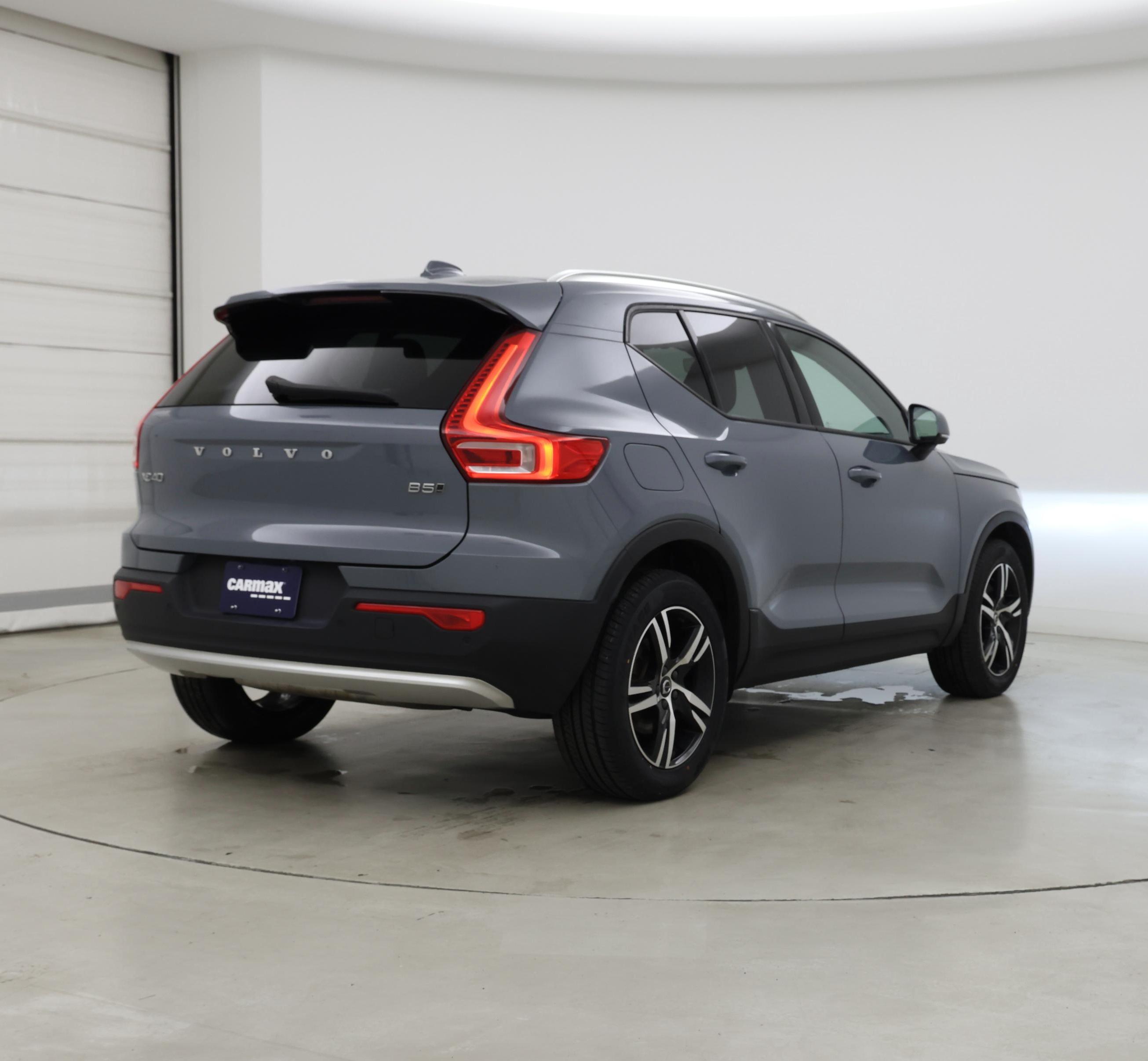 Thumbnail: 2023 Volvo XC40 - 8