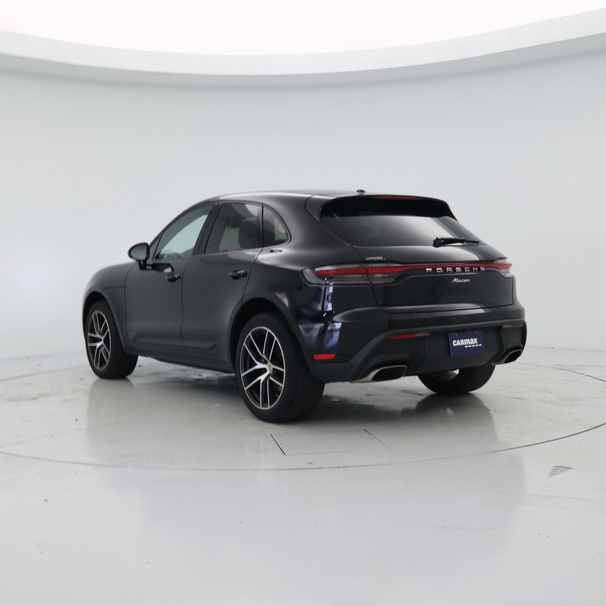 Thumbnail: 2023 Porsche Macan - 2