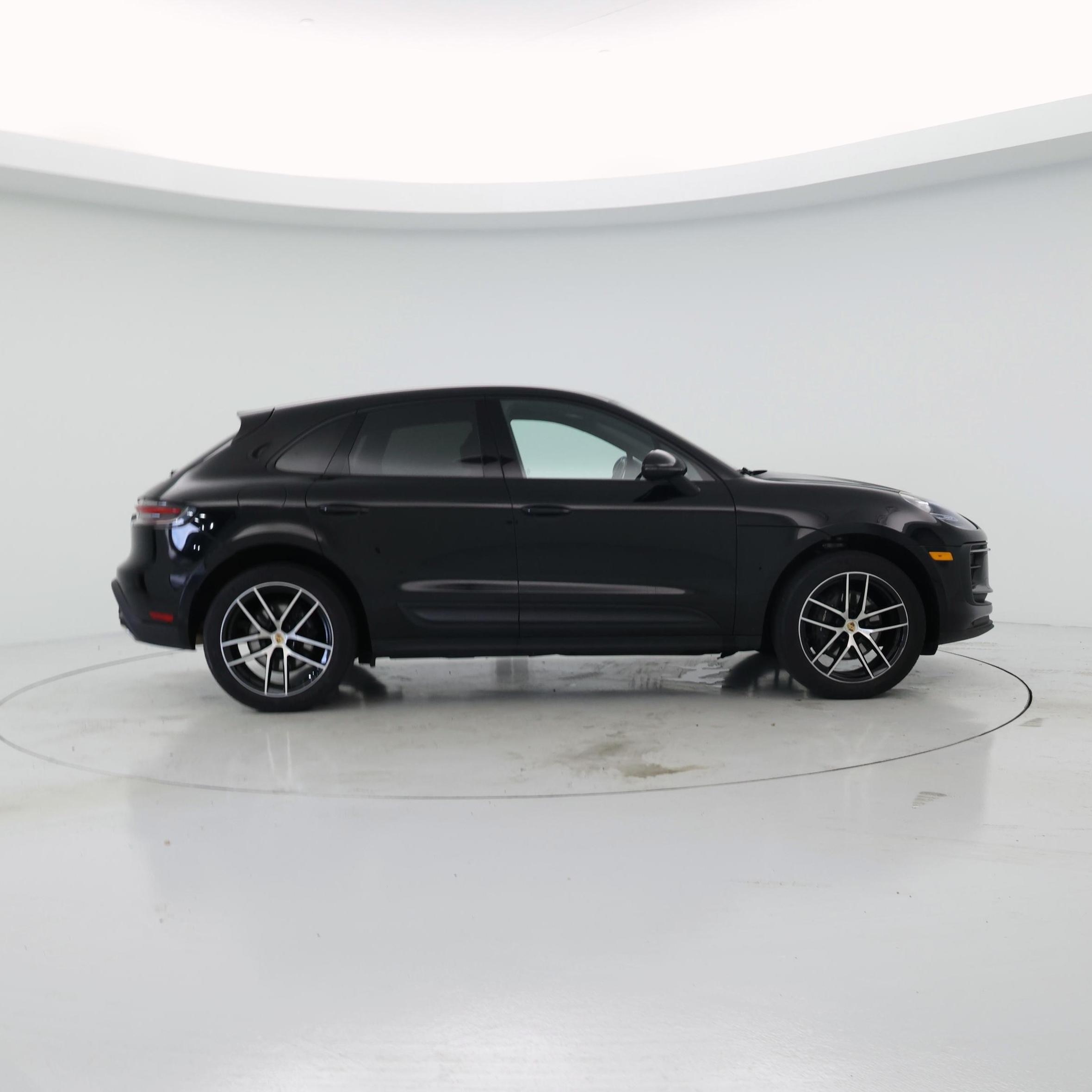 Thumbnail: 2023 Porsche Macan - 7
