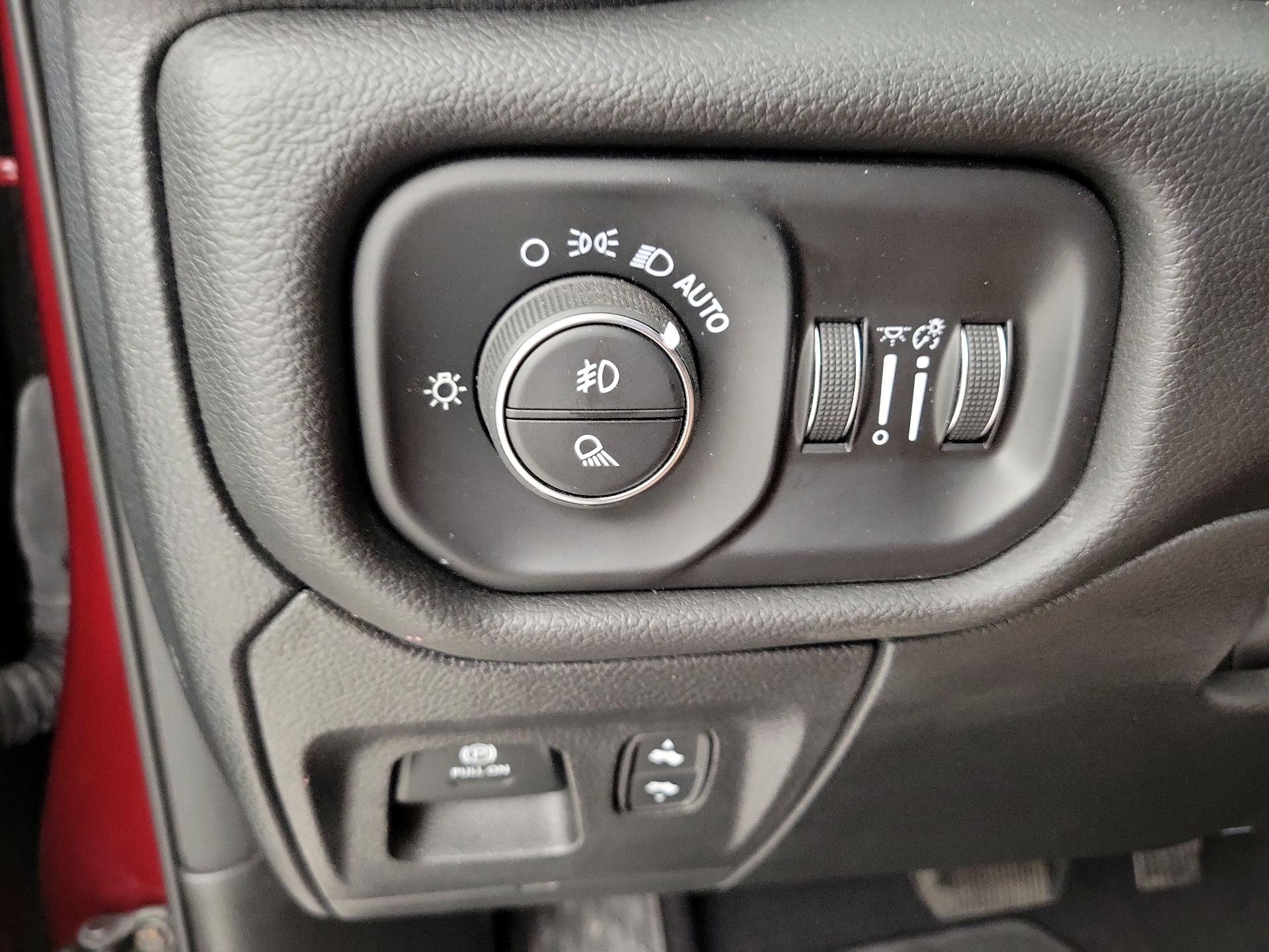 Thumbnail: 2025 RAM 1500 - 13