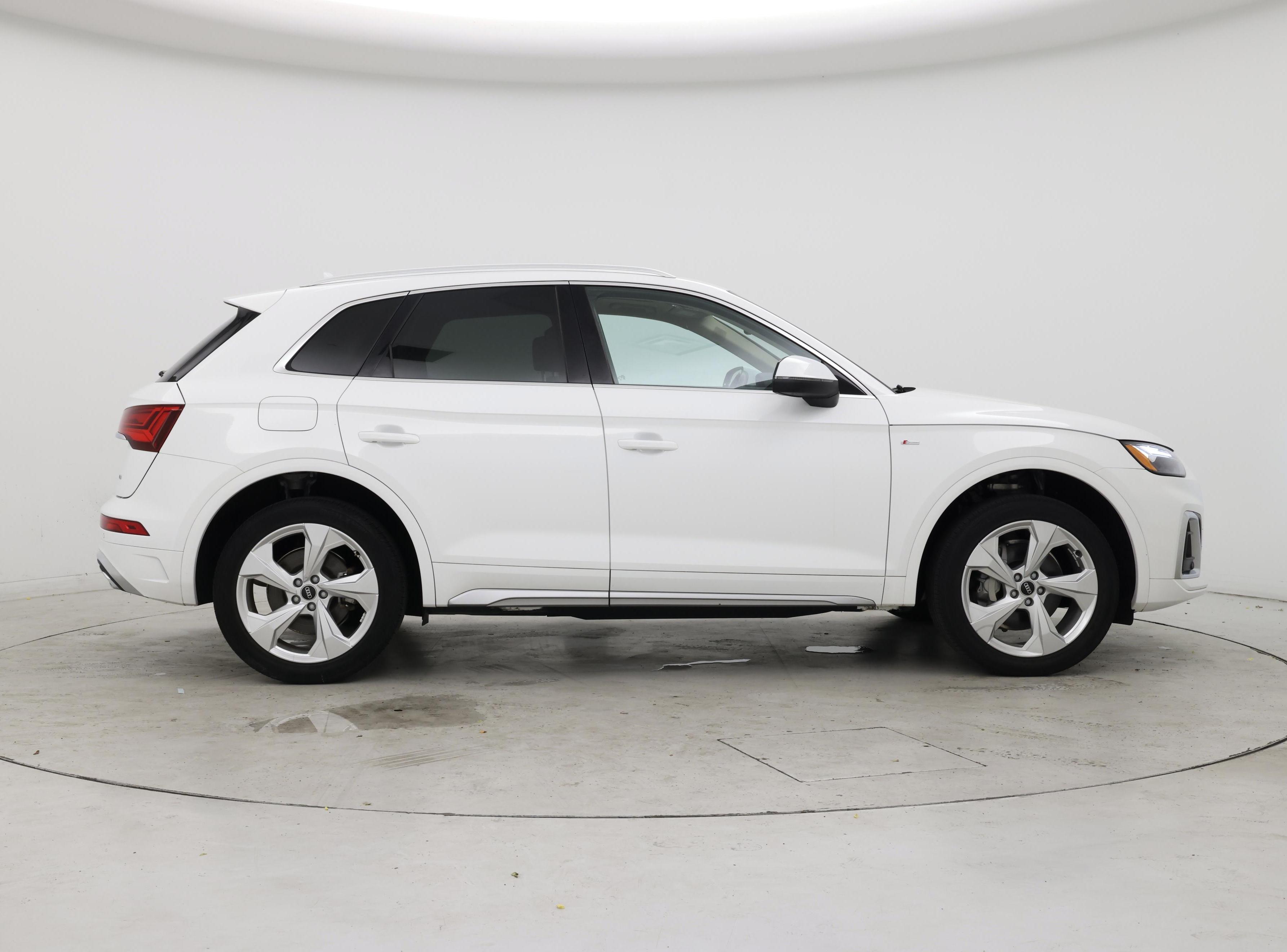 Thumbnail: 2022 Audi Q5 - 7