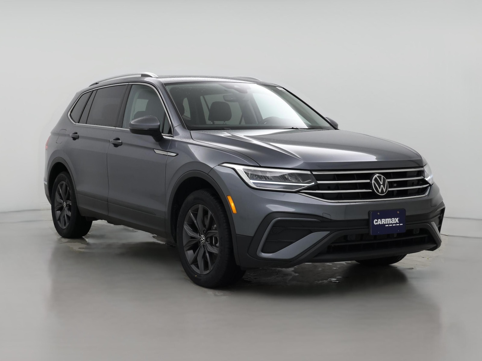 2023 Volkswagen Tiguan SE - Photo 1