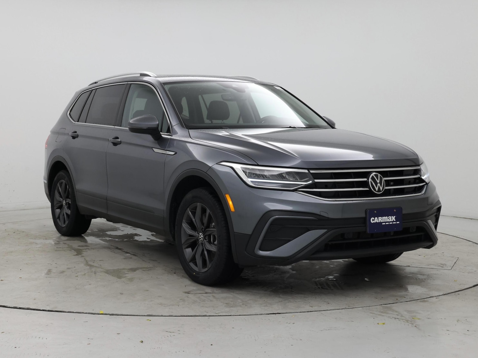 2023 Volkswagen Tiguan SE - Photo 2