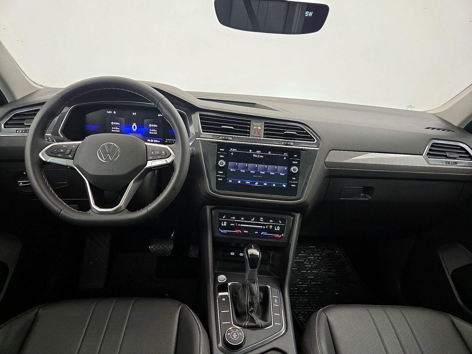 2023 Volkswagen Tiguan SE - Photo 10