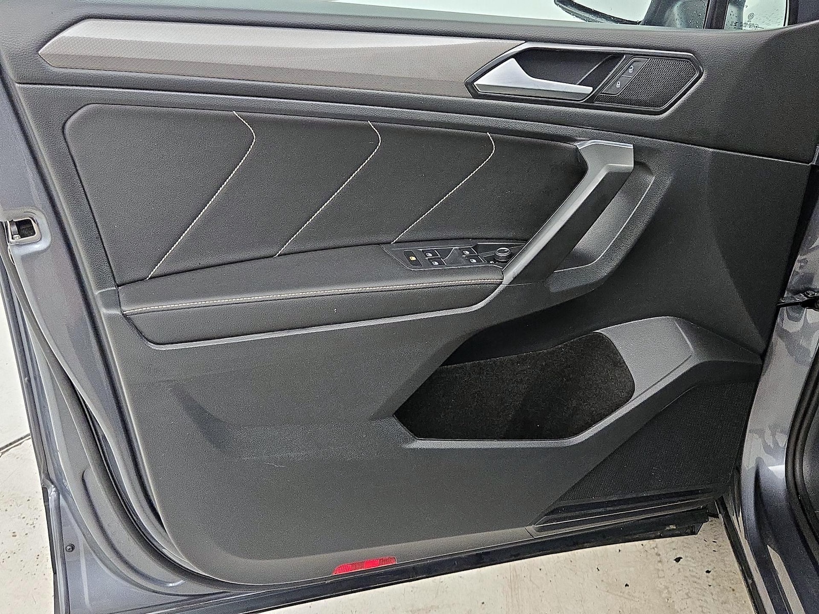 2023 Volkswagen Tiguan SE - Photo 13