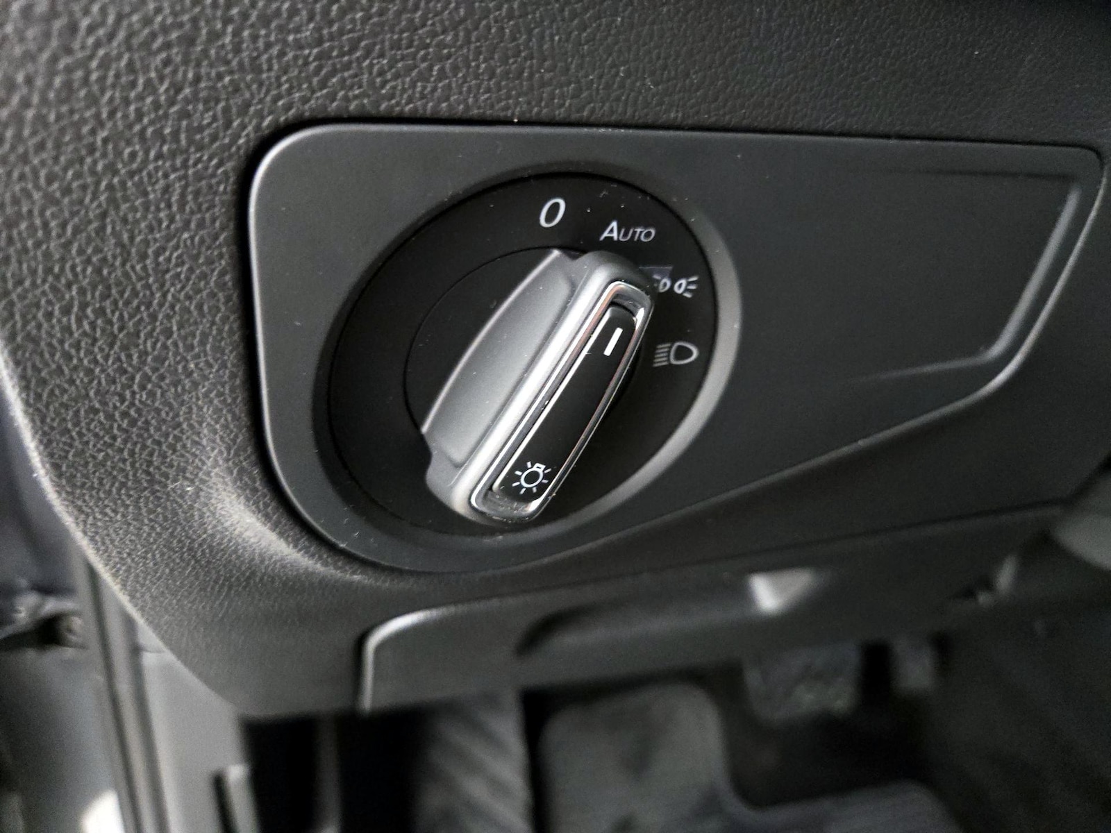 2023 Volkswagen Tiguan SE - Photo 14