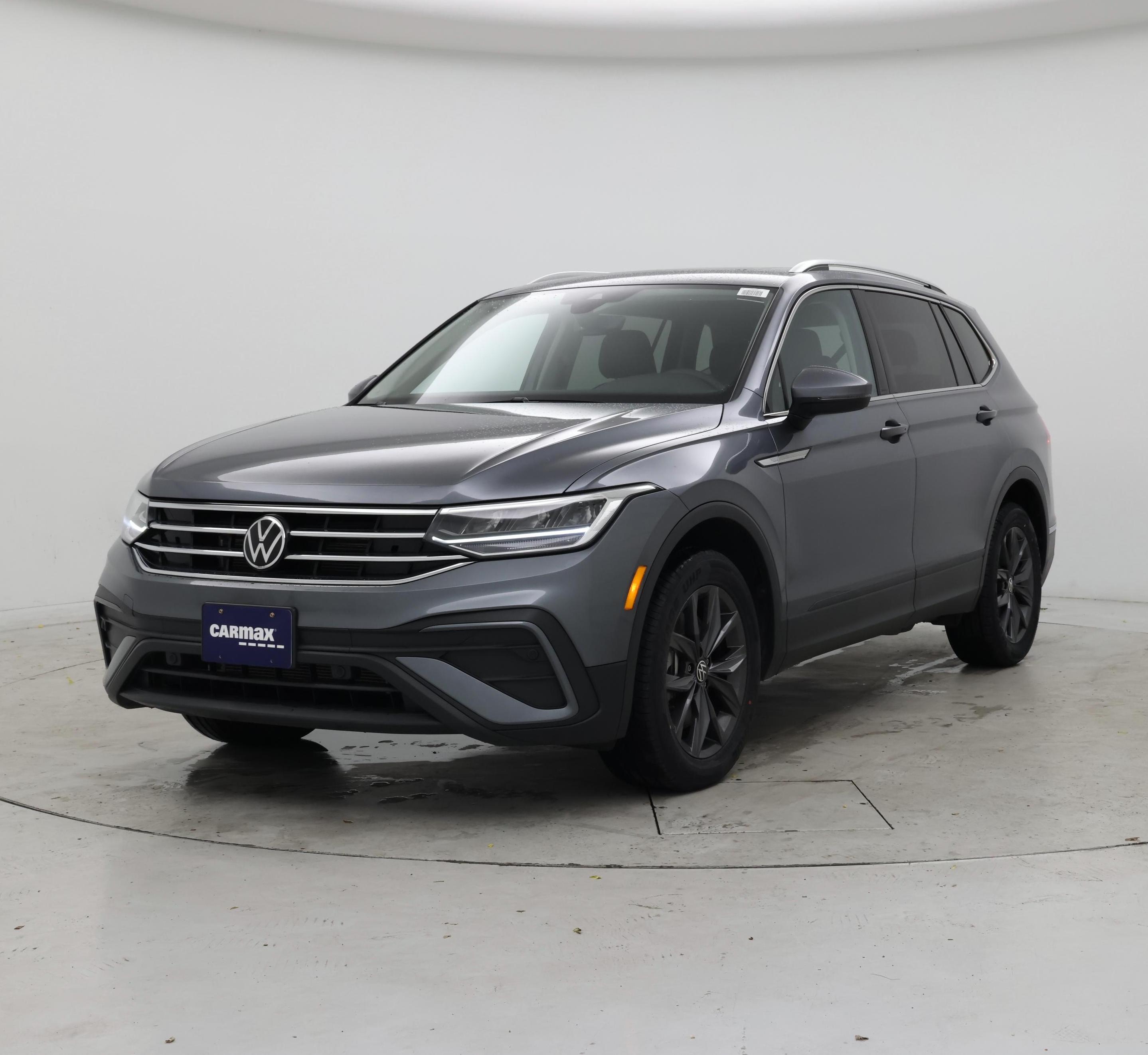 Thumbnail: 2023 Volkswagen Tiguan - 4