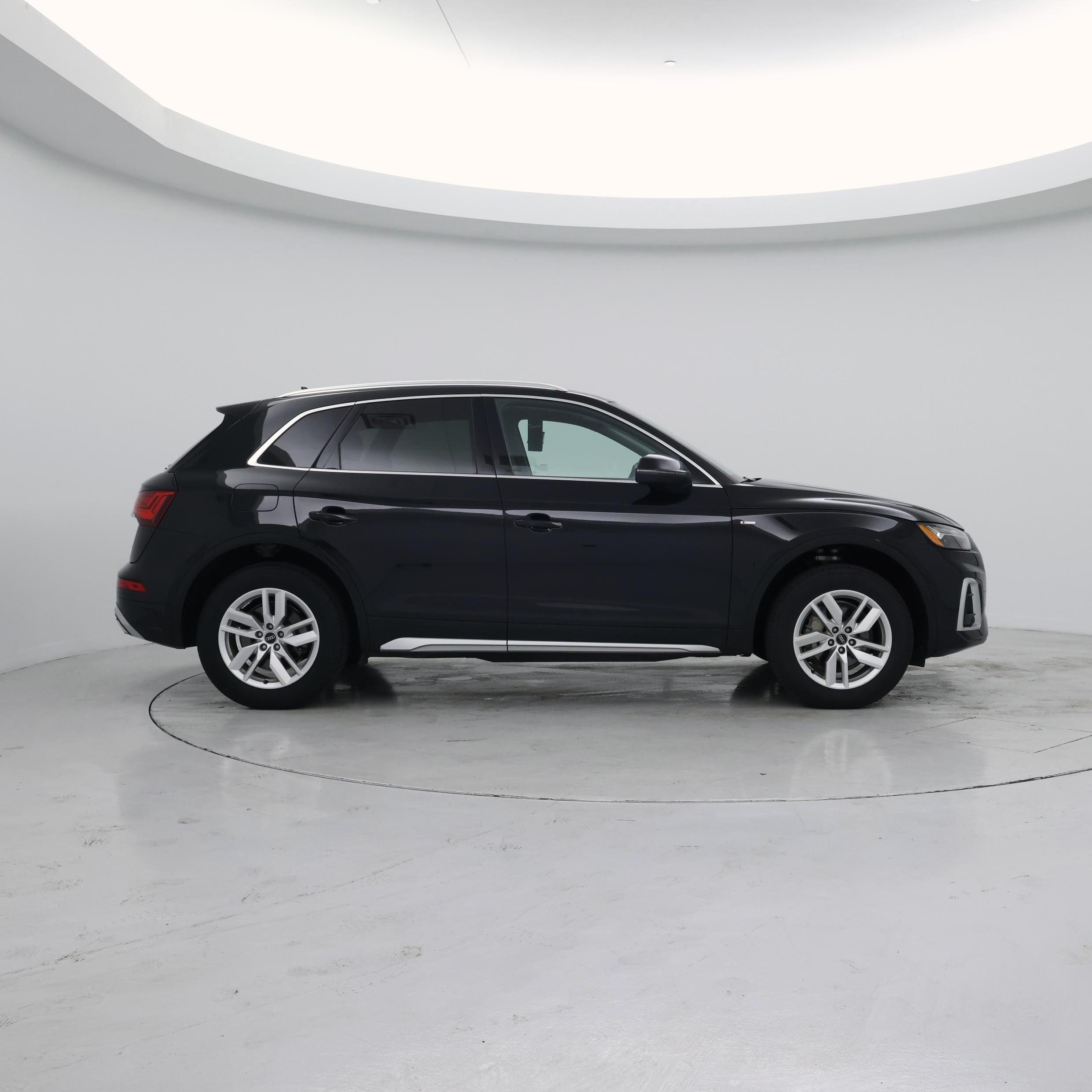 Thumbnail: 2023 Audi Q5 - 7