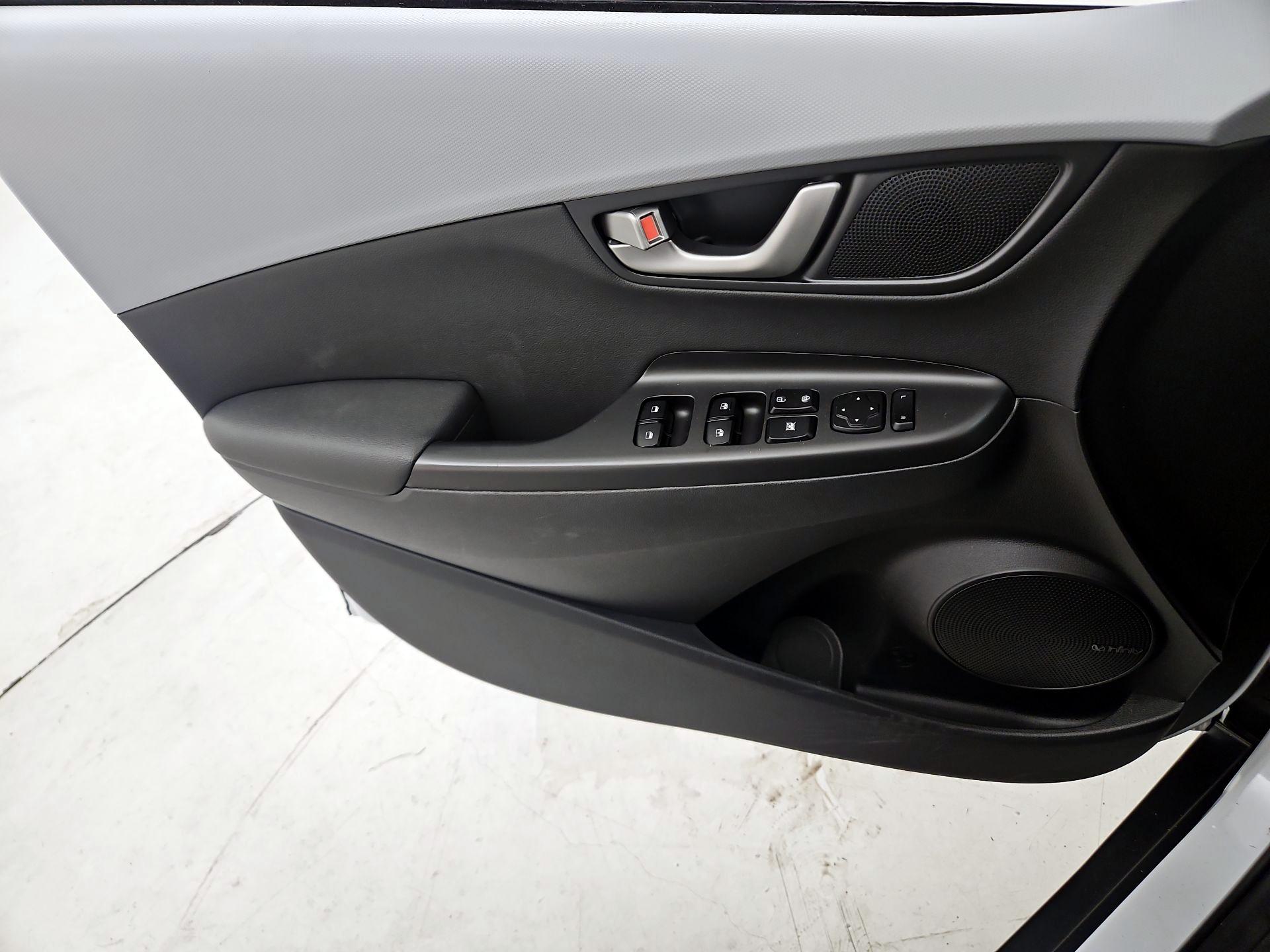 Thumbnail: 2020 Hyundai Kona - 12