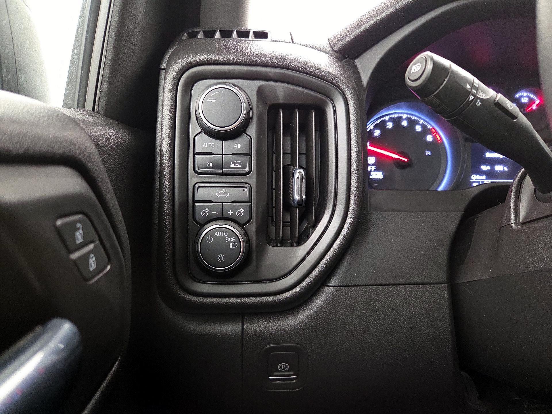 Thumbnail: 2023 Chevrolet Silverado 1500 - 13
