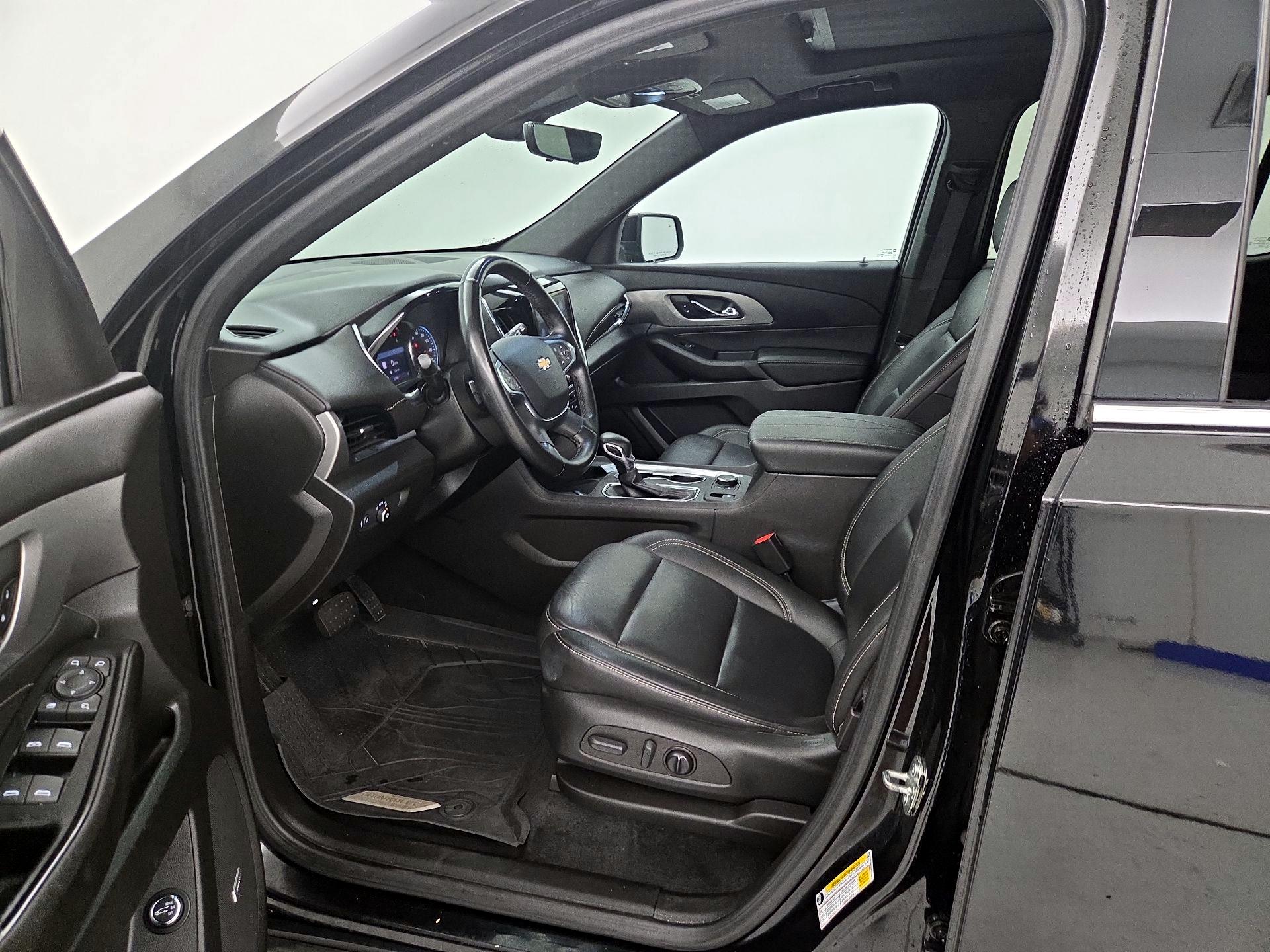 Thumbnail: 2023 Chevrolet Traverse - 11