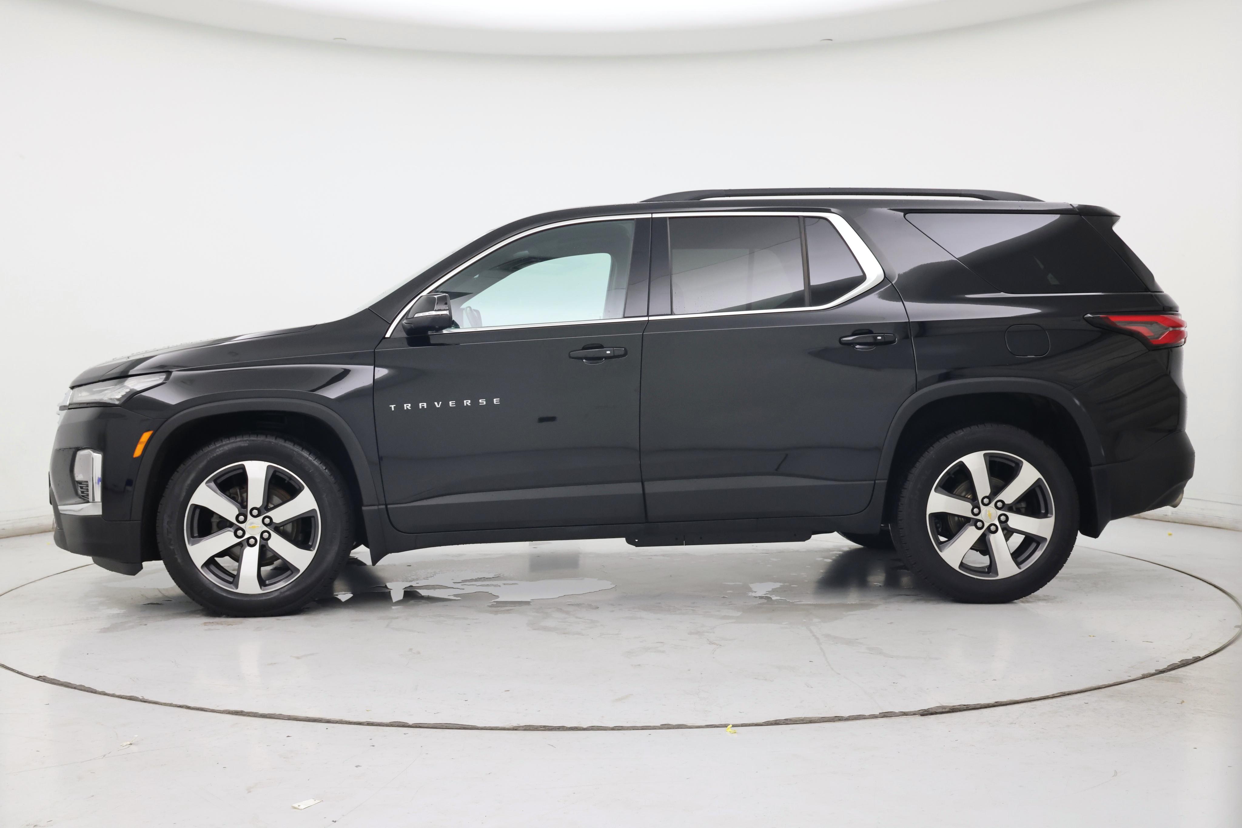 Thumbnail: 2023 Chevrolet Traverse - 3