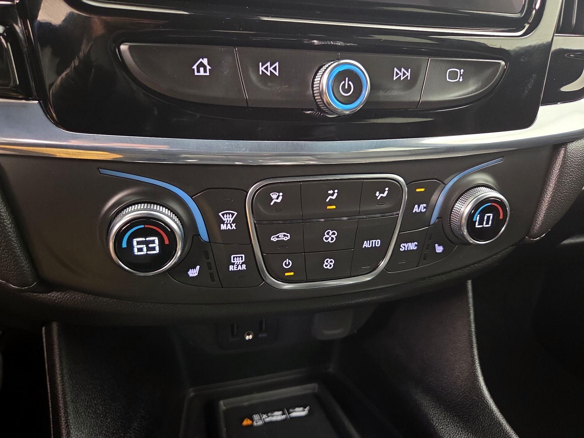 Thumbnail: 2023 Chevrolet Traverse - 17