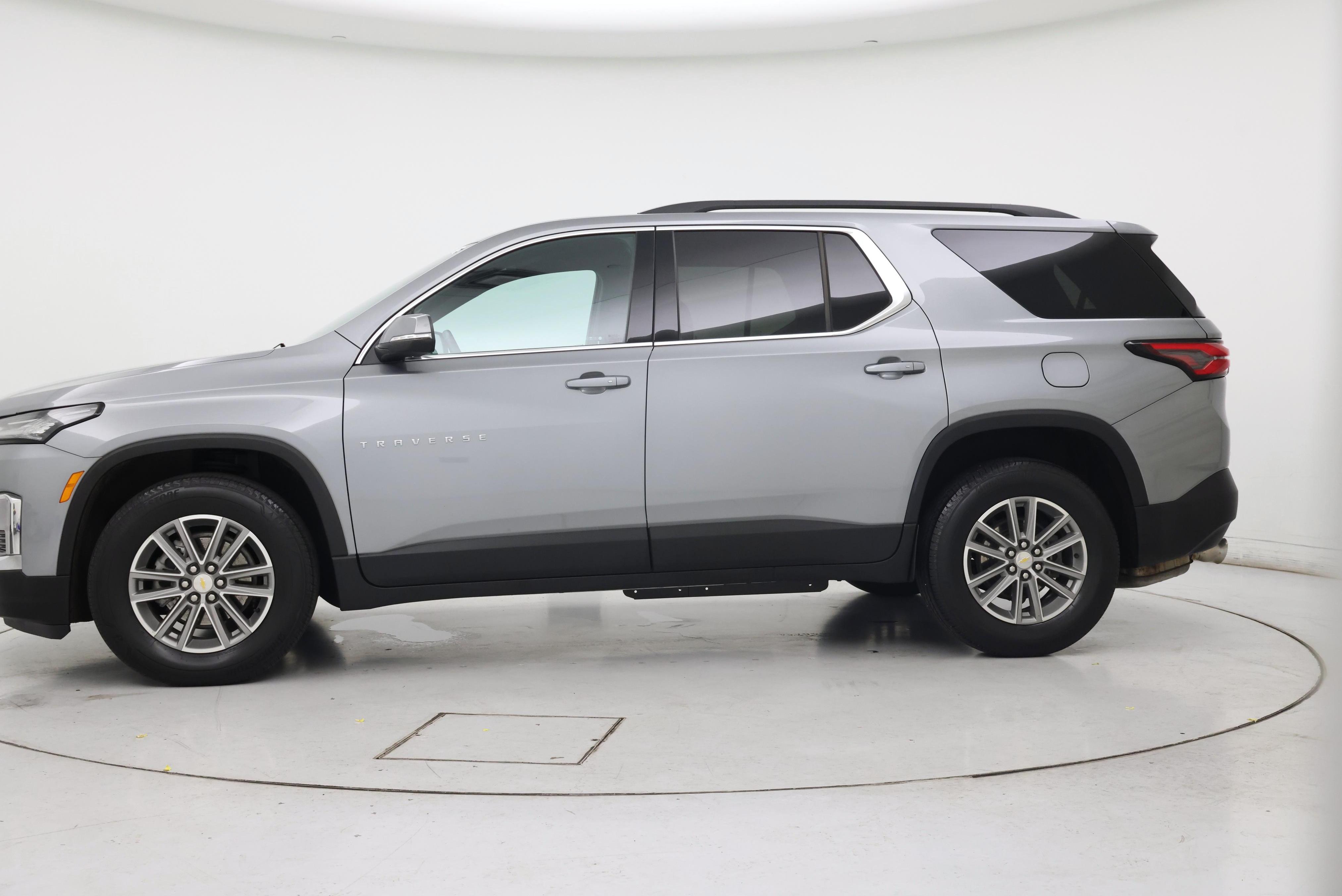 Thumbnail: 2023 Chevrolet Traverse - 3