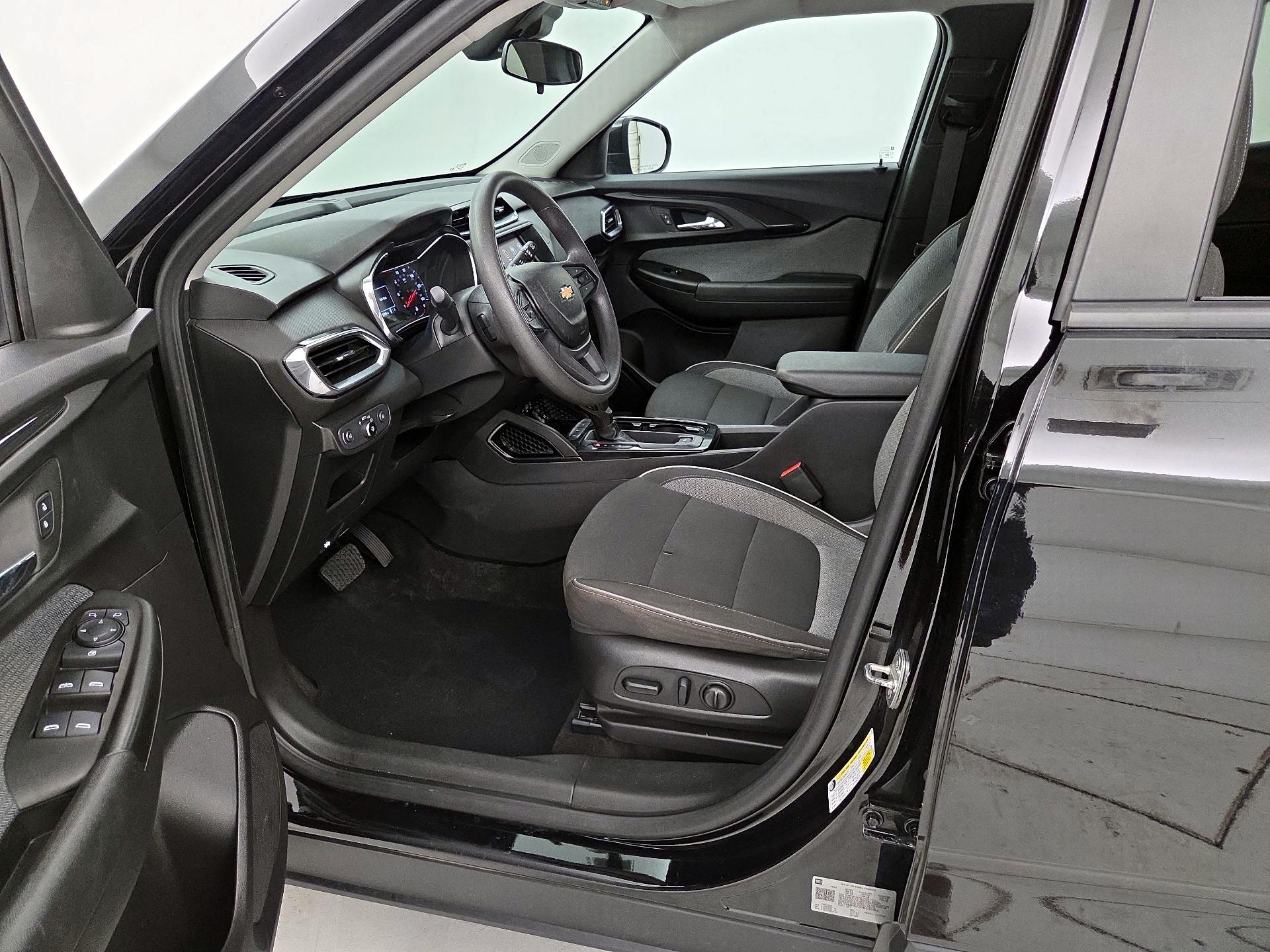 Thumbnail: 2023 Chevrolet TrailBlazer - 11