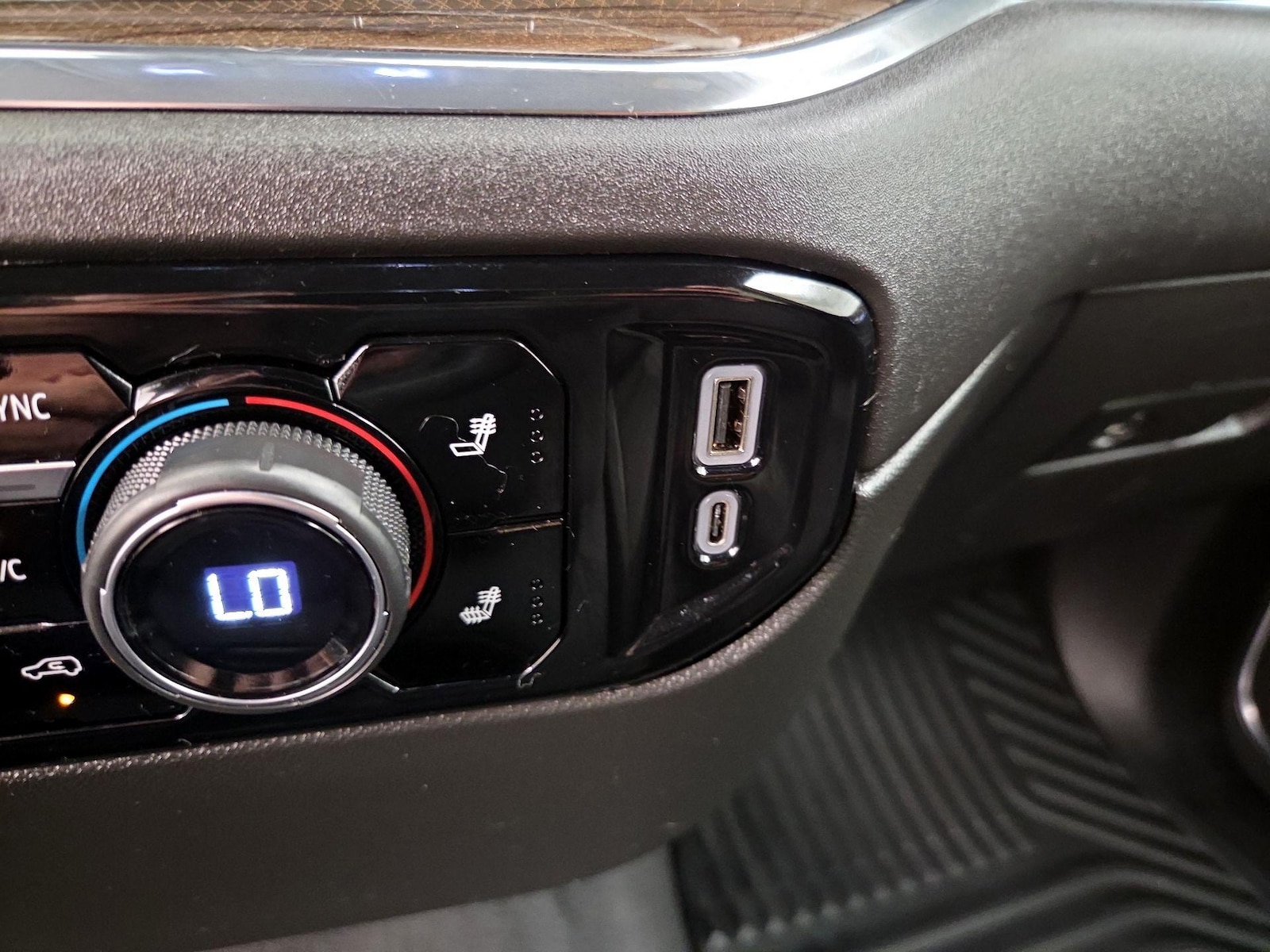 2023 Chevrolet Silverado 1500 LT - Photo 19