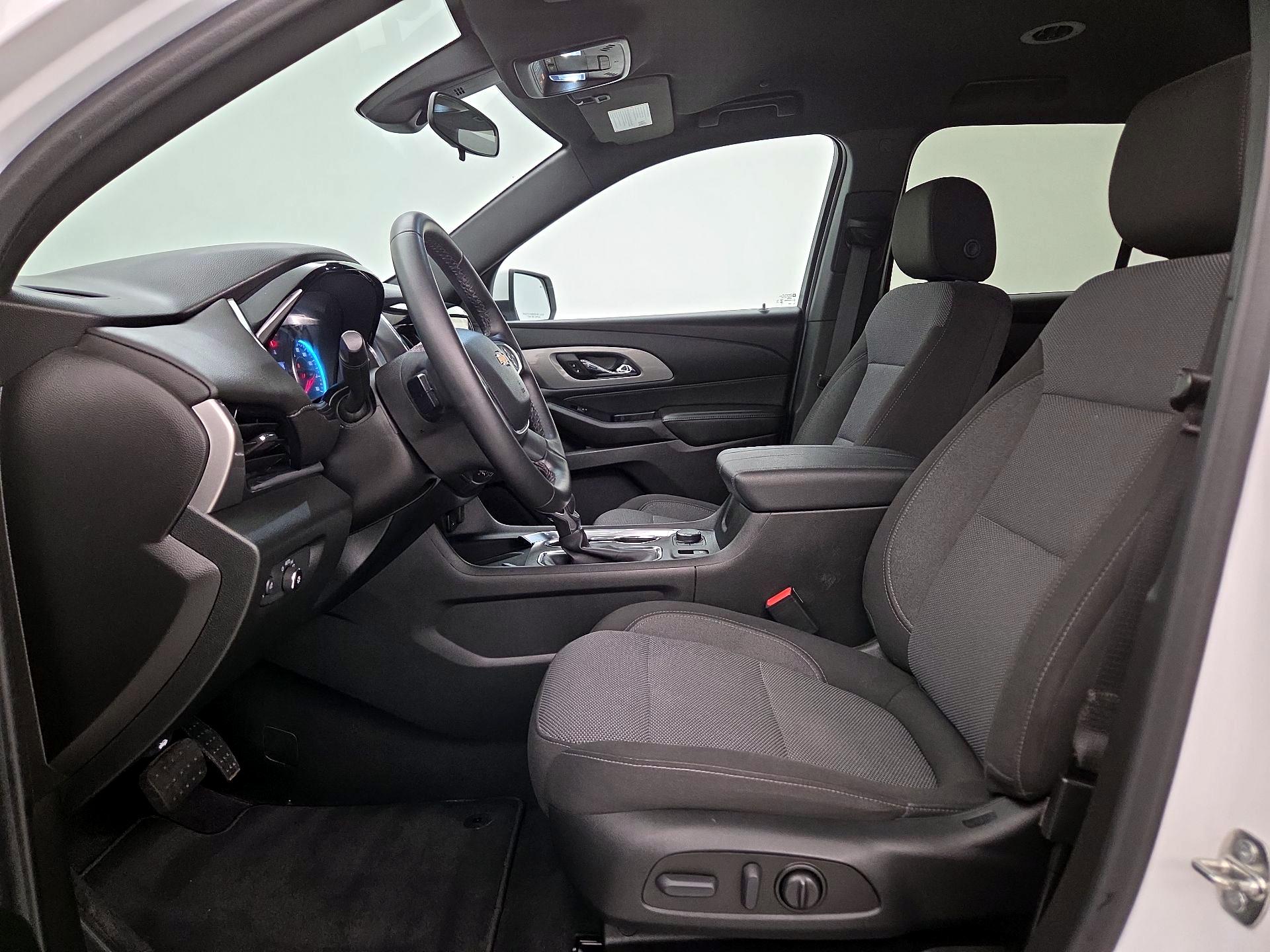 Thumbnail: 2023 Chevrolet Traverse - 11