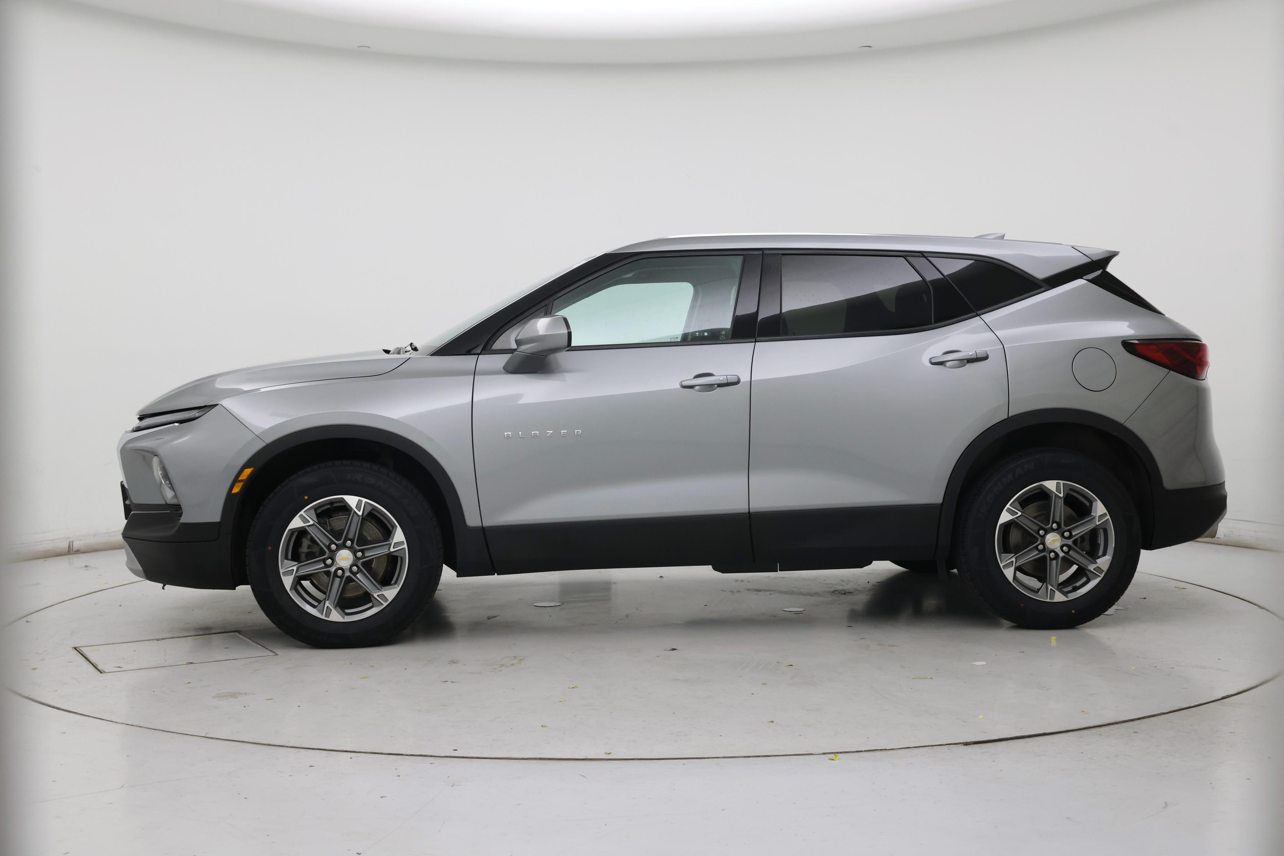 Thumbnail: 2023 Chevrolet Blazer - 3