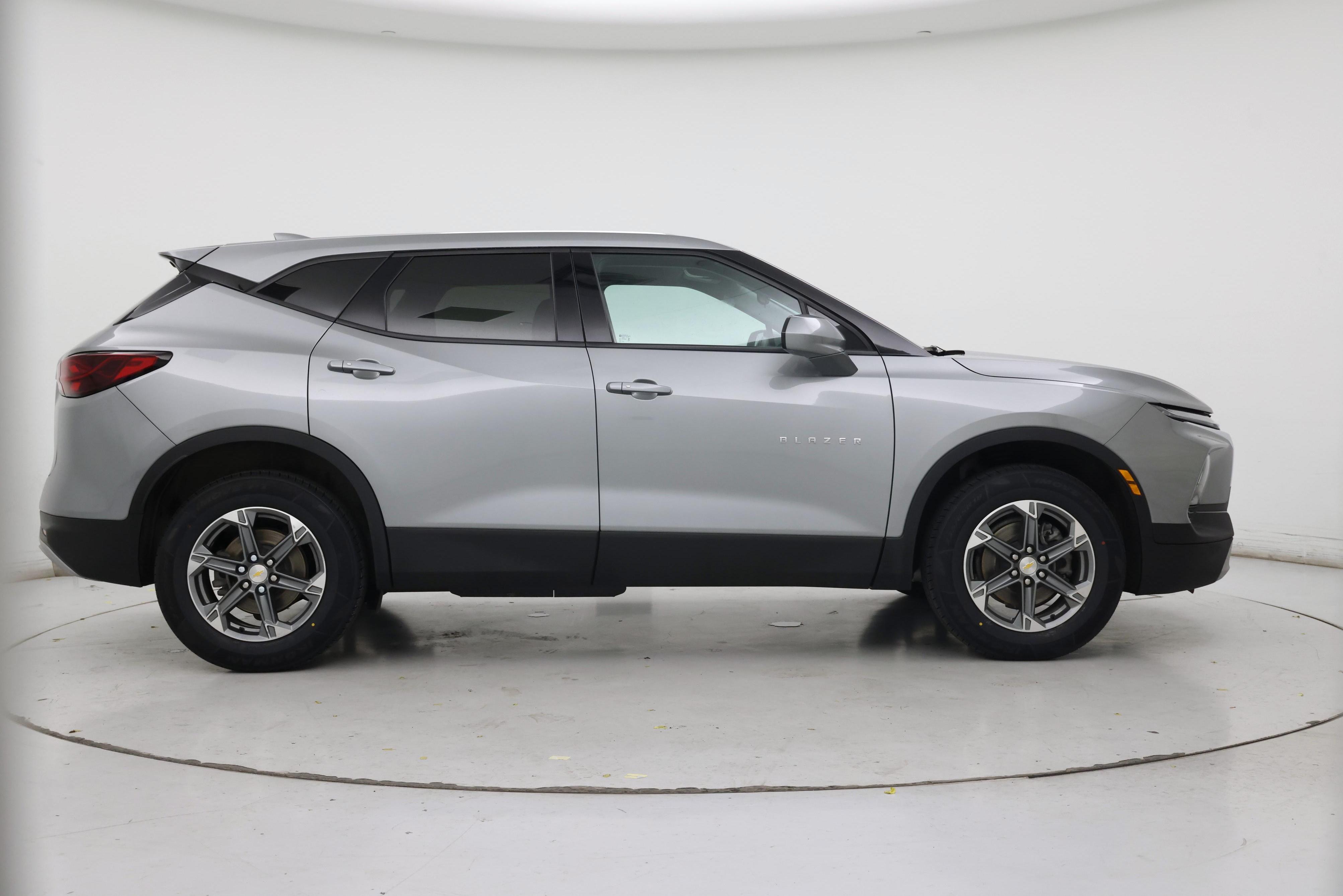 Thumbnail: 2023 Chevrolet Blazer - 7