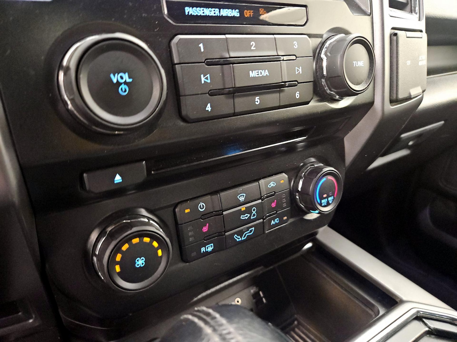 2015 Ford F-150 XLT - Photo 16