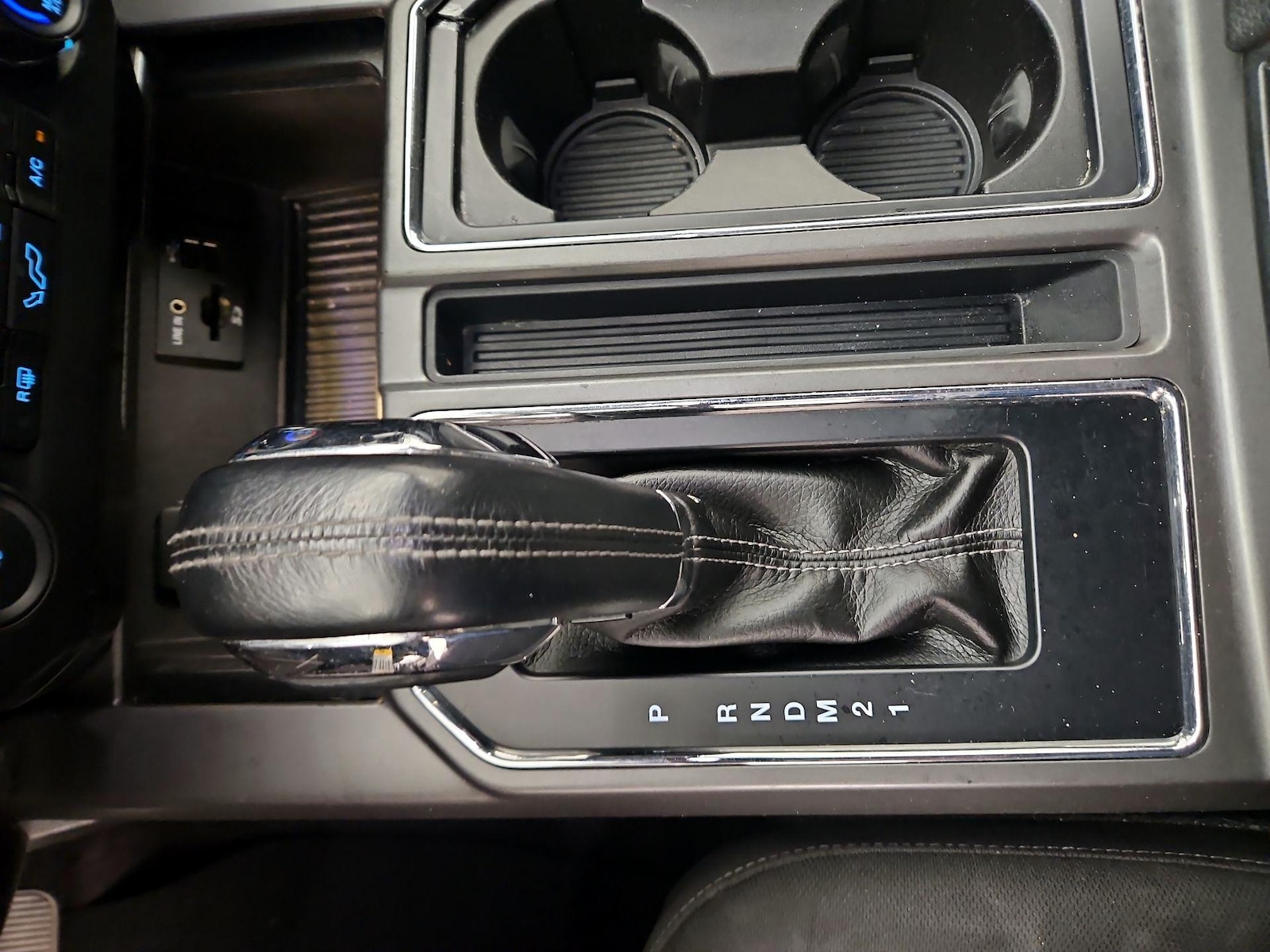 2015 Ford F-150 XLT - Photo 17