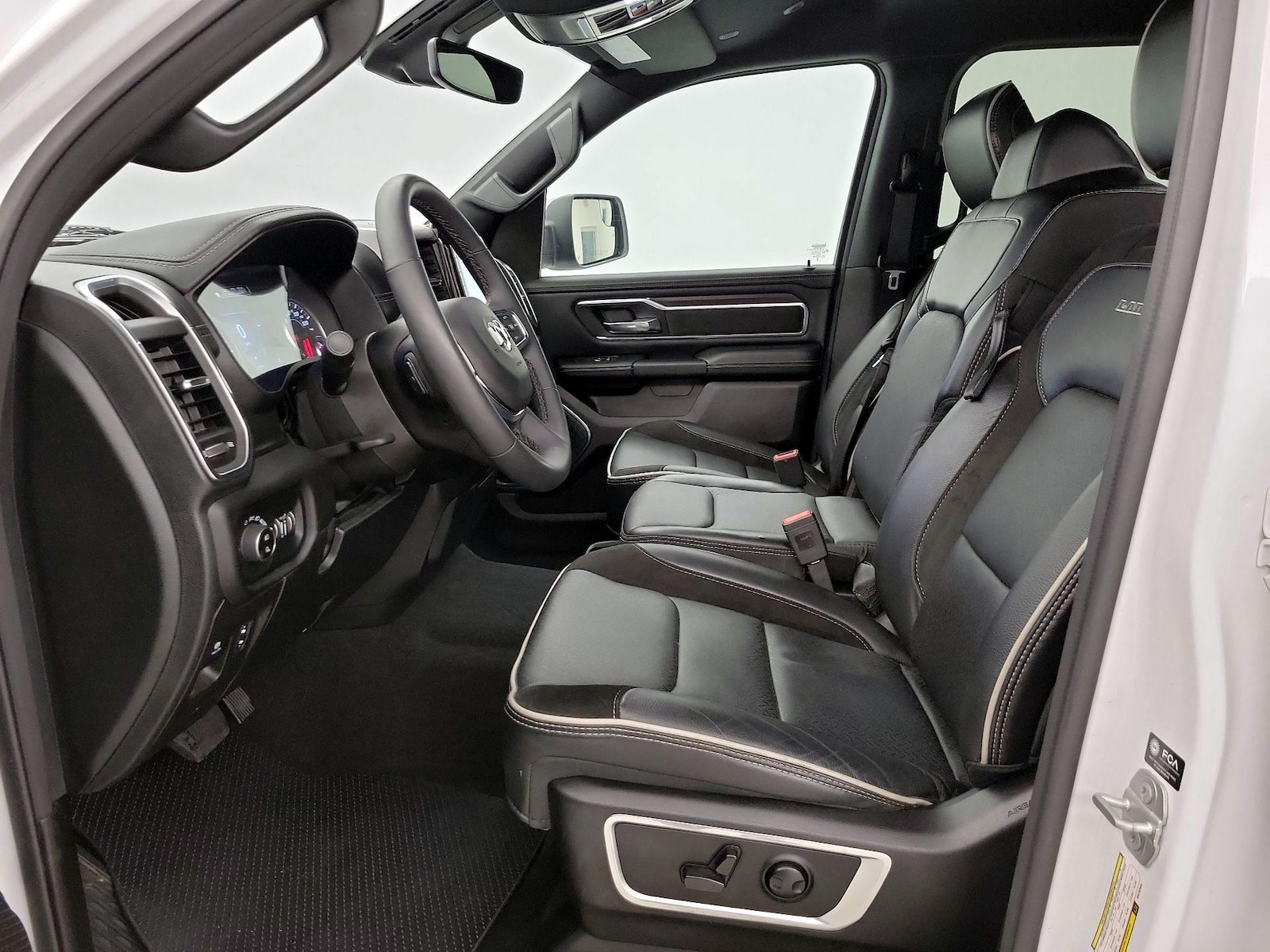 2025 RAM Ram 1500 Pickup Laramie - Photo 12