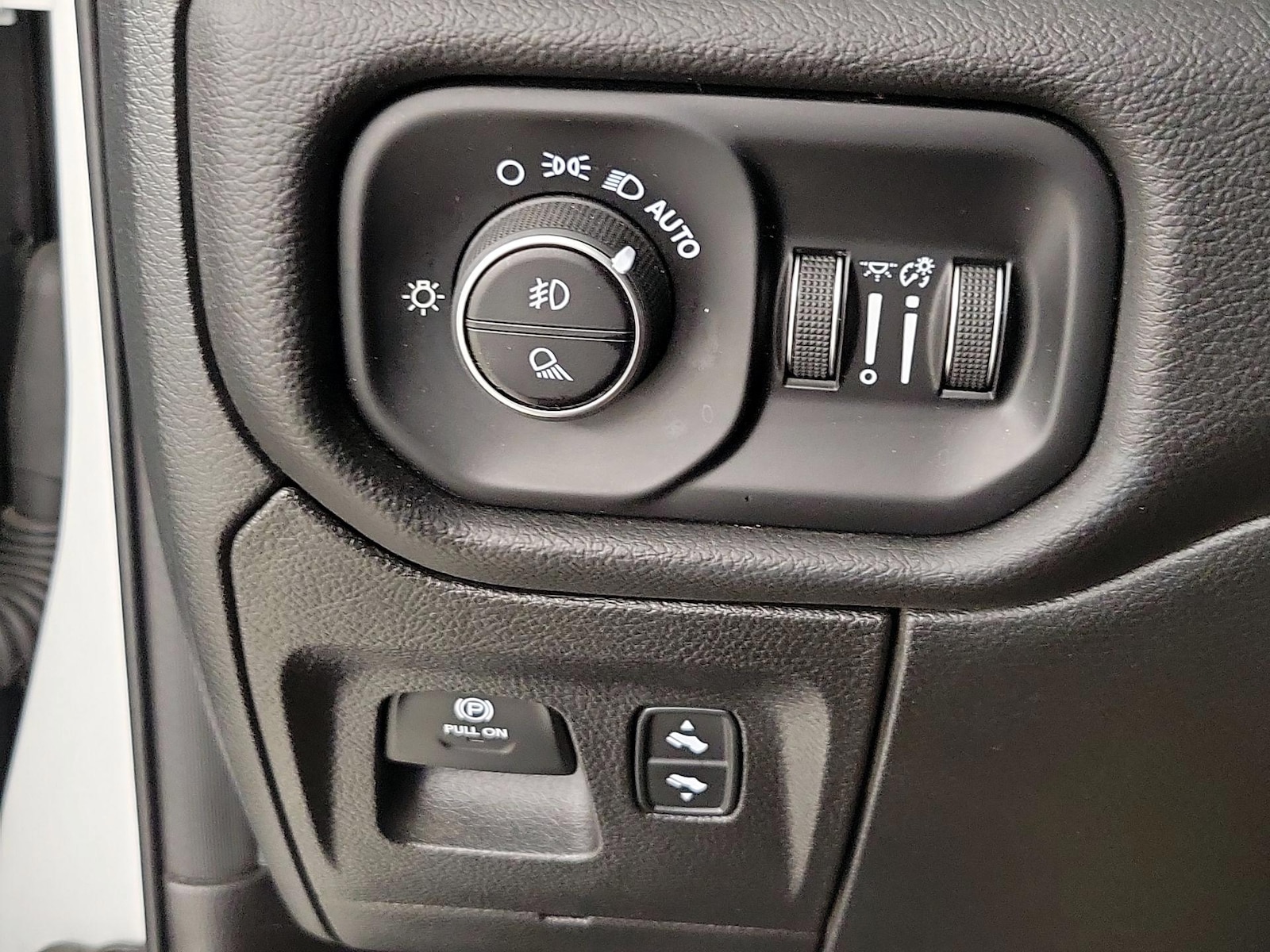 2025 RAM Ram 1500 Pickup Laramie - Photo 14