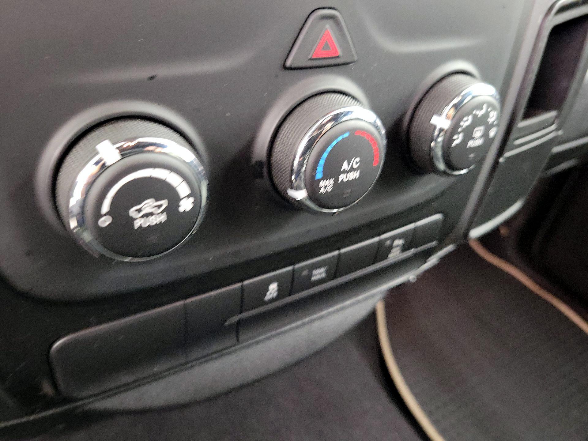 Thumbnail: 2022 RAM 1500 Classic - 16